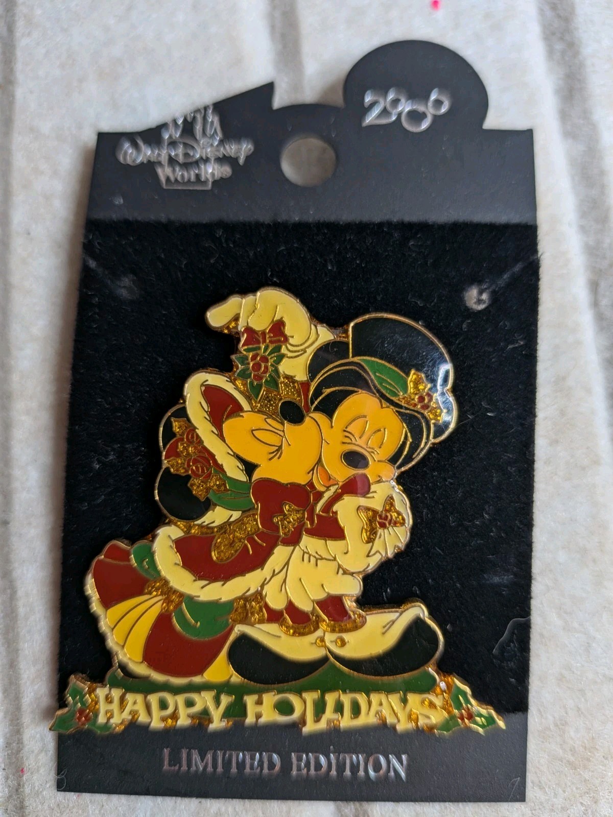 Vintage 2000 Disney Happy Holidays Minnie Mickey Under Mistletoe Pin LE7500 Vintage 2000 Disney Happy Holidays Minnie Mickey Under Mistletoe Pin LE7500