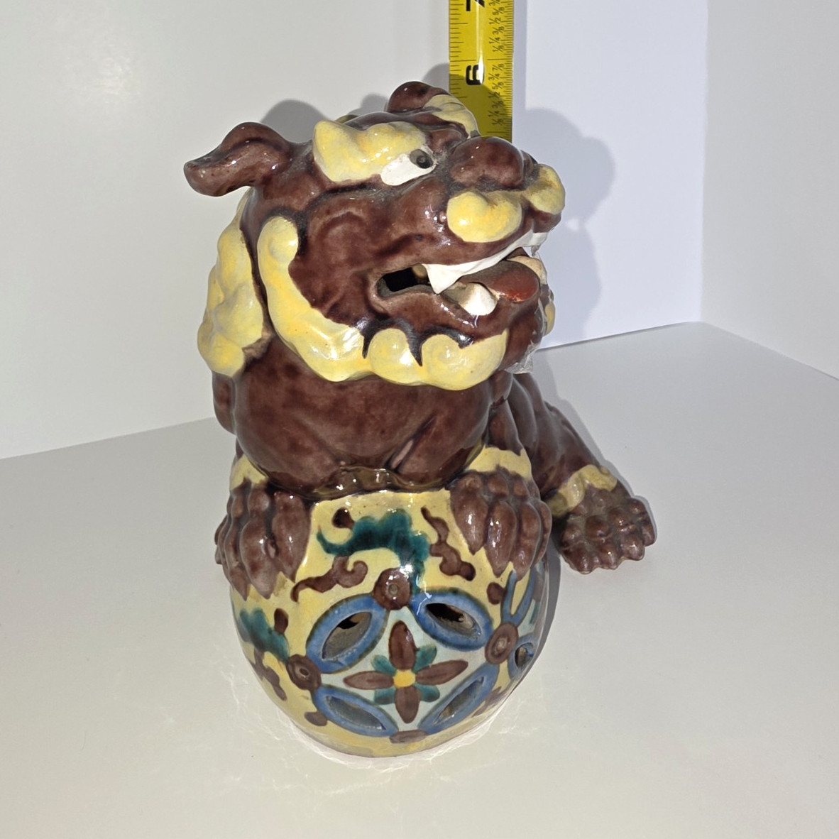 Vintage Japanese Kutani porcelain Shishi (Foo Dog, Komainu Or guardian lion) Vintage Japanese Kutani porcelain Shishi (Foo Dog, Komainu Or guardian lion)