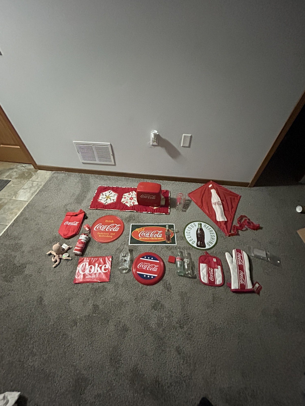 Coca Cola collectible LOT vintage and new Coca Cola collectible LOT vintage and new