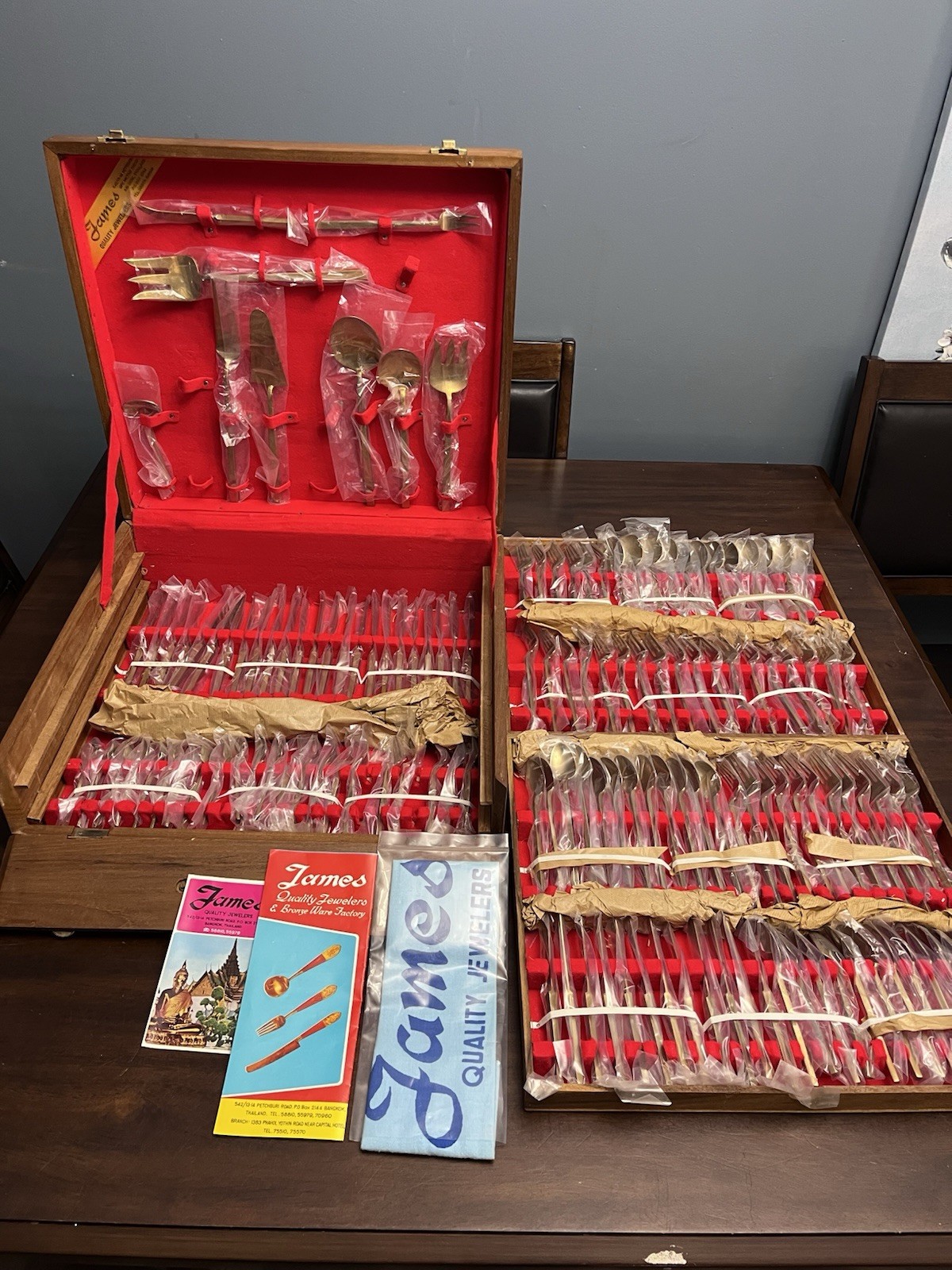James Quality Jewelers Bangkok Thailand Nickel Bronze Flatware 139 Pcs Nice James Quality Jewelers Bangkok Thailand Nickel Bronze Flatware 139 Pcs Nice