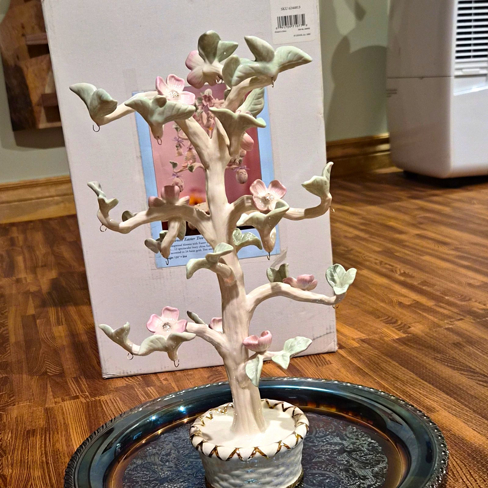 Lenox The Lenox Easter Tree Porcelain Figurine Boxed Medium 12in 1998 Lenox The Lenox Easter Tree Porcelain Figurine Boxed Medium 12in 1998