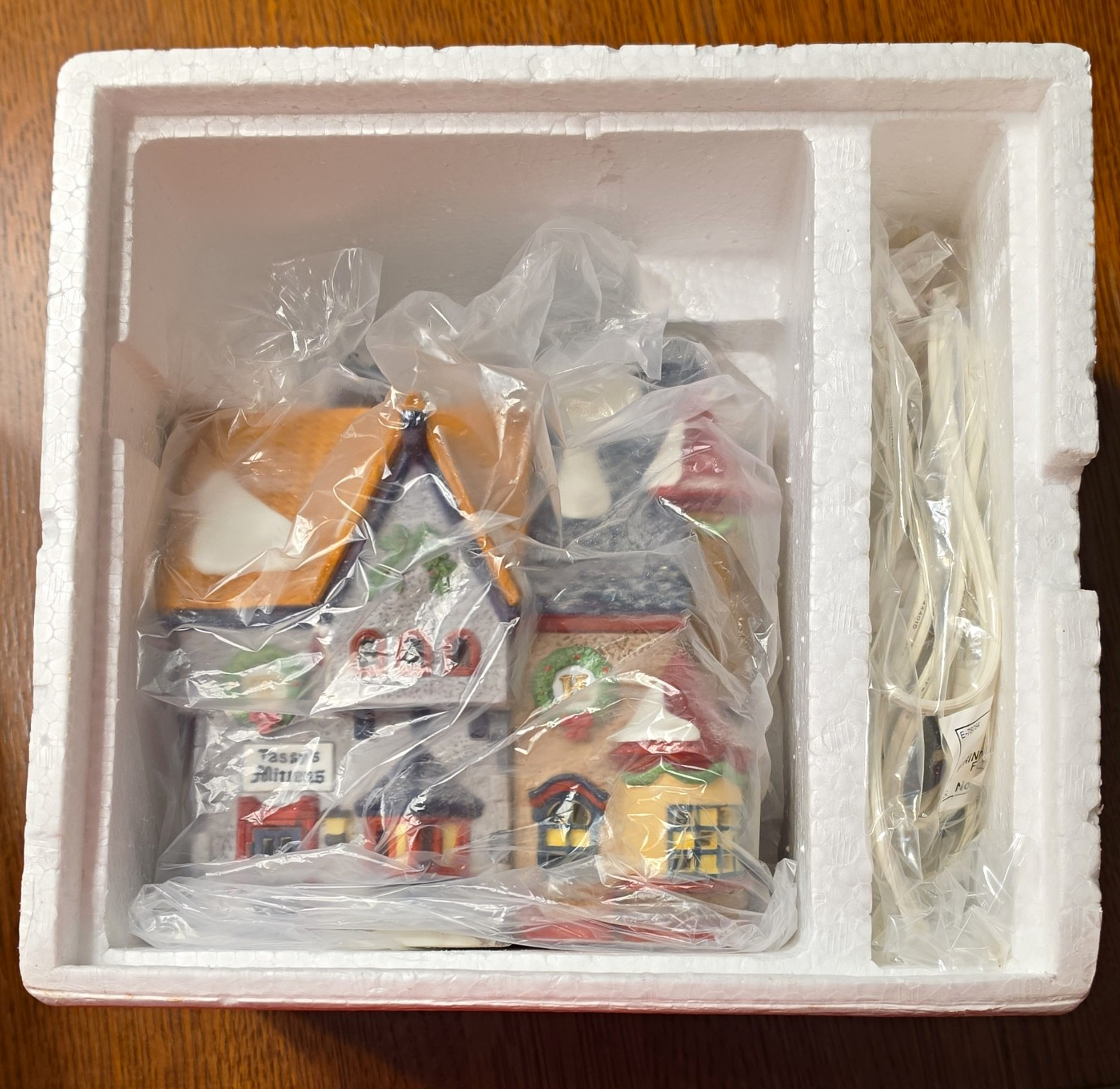 Dept 56 Heritage Village Tassy's Mittens Porcelain Lit Boxed 1991 Dept 56 Heritage Village Tassy's Mittens Porcelain Lit Boxed 1991