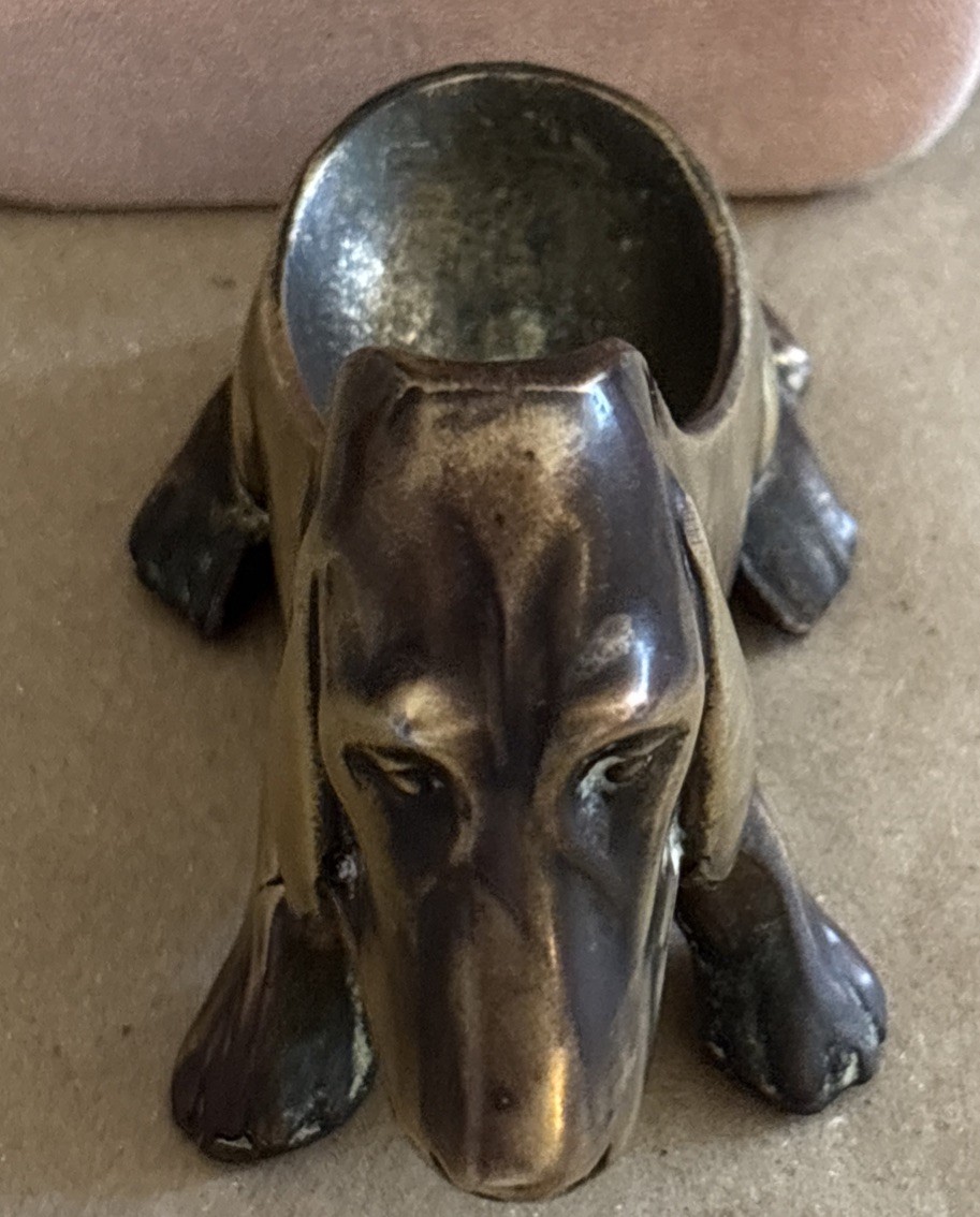 Antique 1930’s Cast Brass Basset Hound Dog Pipe Holder Rest Drk Patina Antique 1930’s Cast Brass Basset Hound Dog Pipe Holder Rest Drk Patina