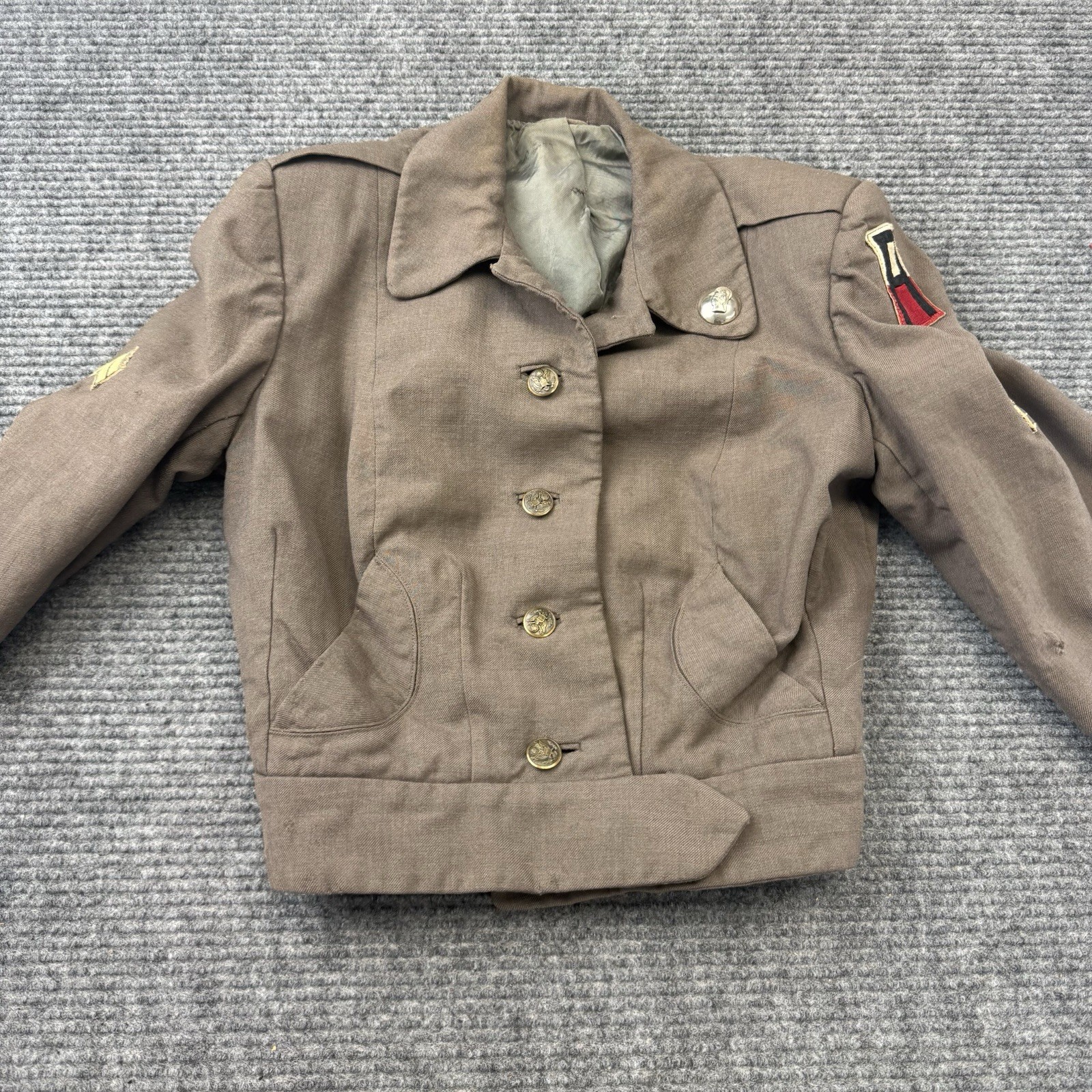 Vintage WWII US Army WAC Women's Wool Ike Jacket Crop First Army Patch Uniform Vintage WWII US Army WAC Women's Wool Ike Jacket Crop First Army Patch Uniform