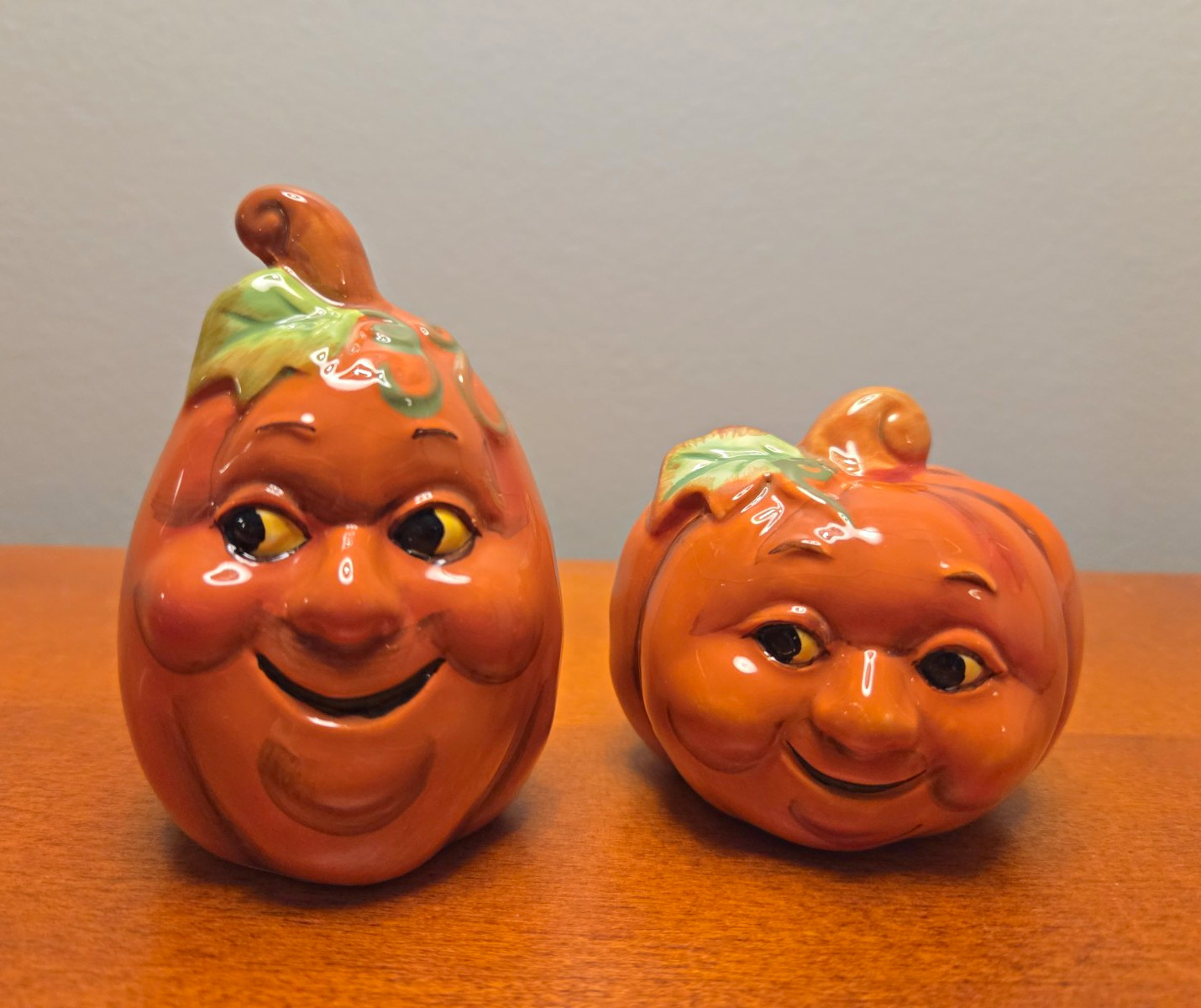Vintage Ceramic Anthropomorphic Pumpkin Face Salt & Pepper Shakers Set of 2 Vintage Ceramic Anthropomorphic Pumpkin Face Salt & Pepper Shakers Set of 2