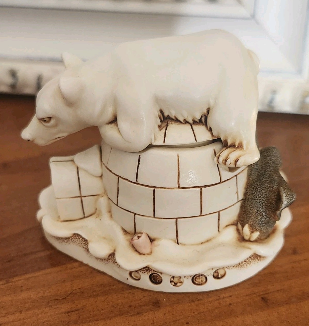 ☆ HARMONY KINGDOM ☆ When Nature Calls☆ Polar Bear Lidded Box Figurine Made in UK