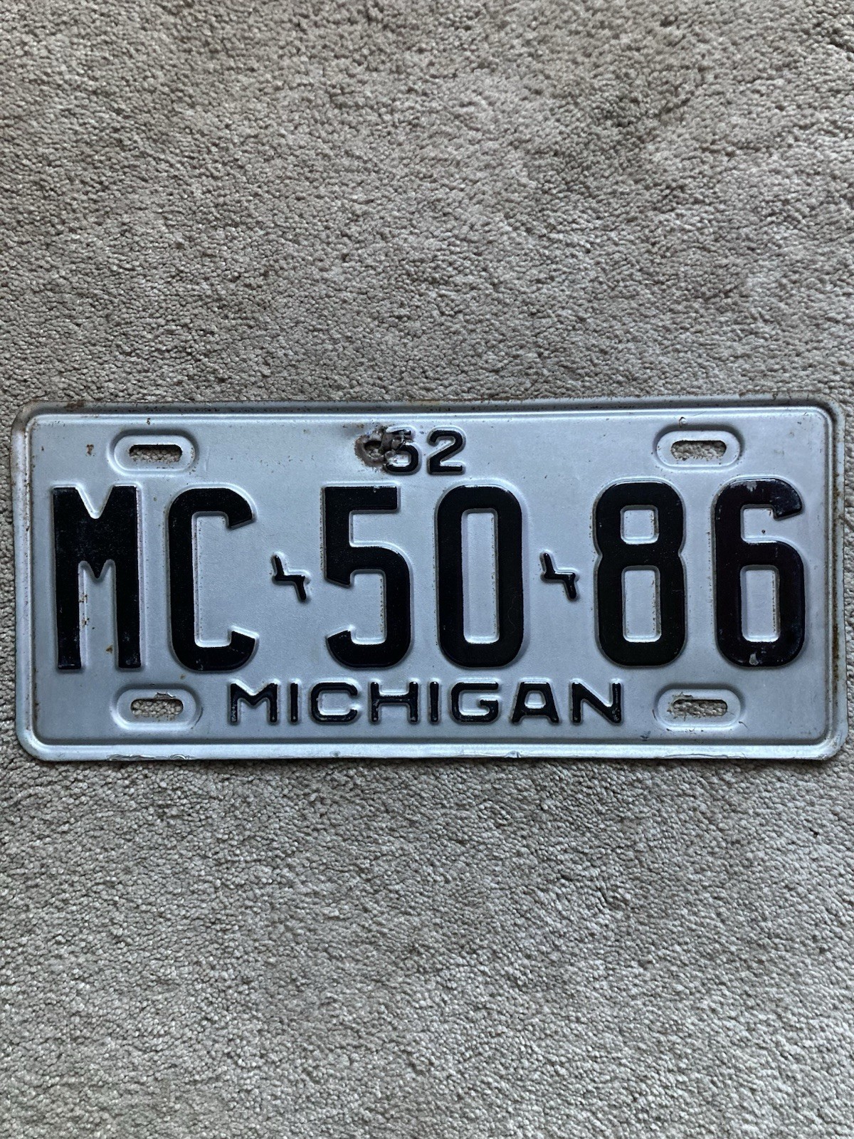 1952 Michigan License Plate - MC 5086 - Nice 1952 Michigan License Plate - MC 5086 - Nice