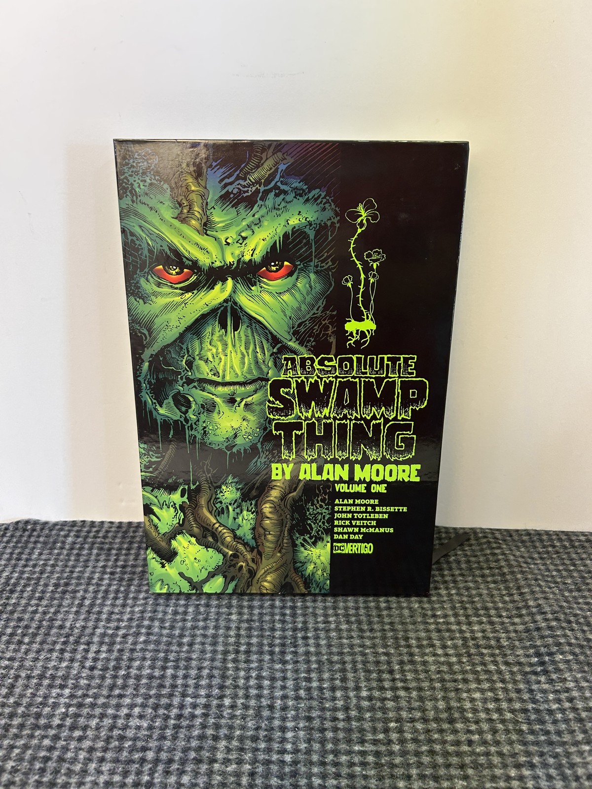 Absolute Swamp Thing by Alan Moore Vol 1 DC Vertigo Hardcover Slipcased Edition Absolute Swamp Thing by Alan Moore Vol 1 DC Vertigo Hardcover Slipcased Edition