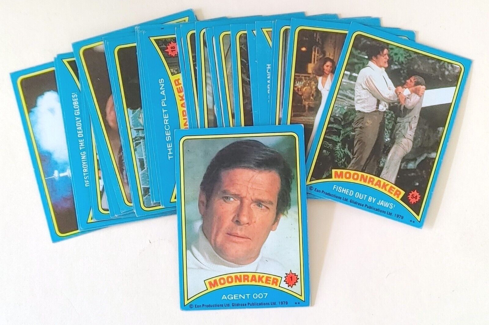 James Bond 007 - 1979 Topps Moonraker Trading Card Lot of 25+ Cards & 9 Stickers