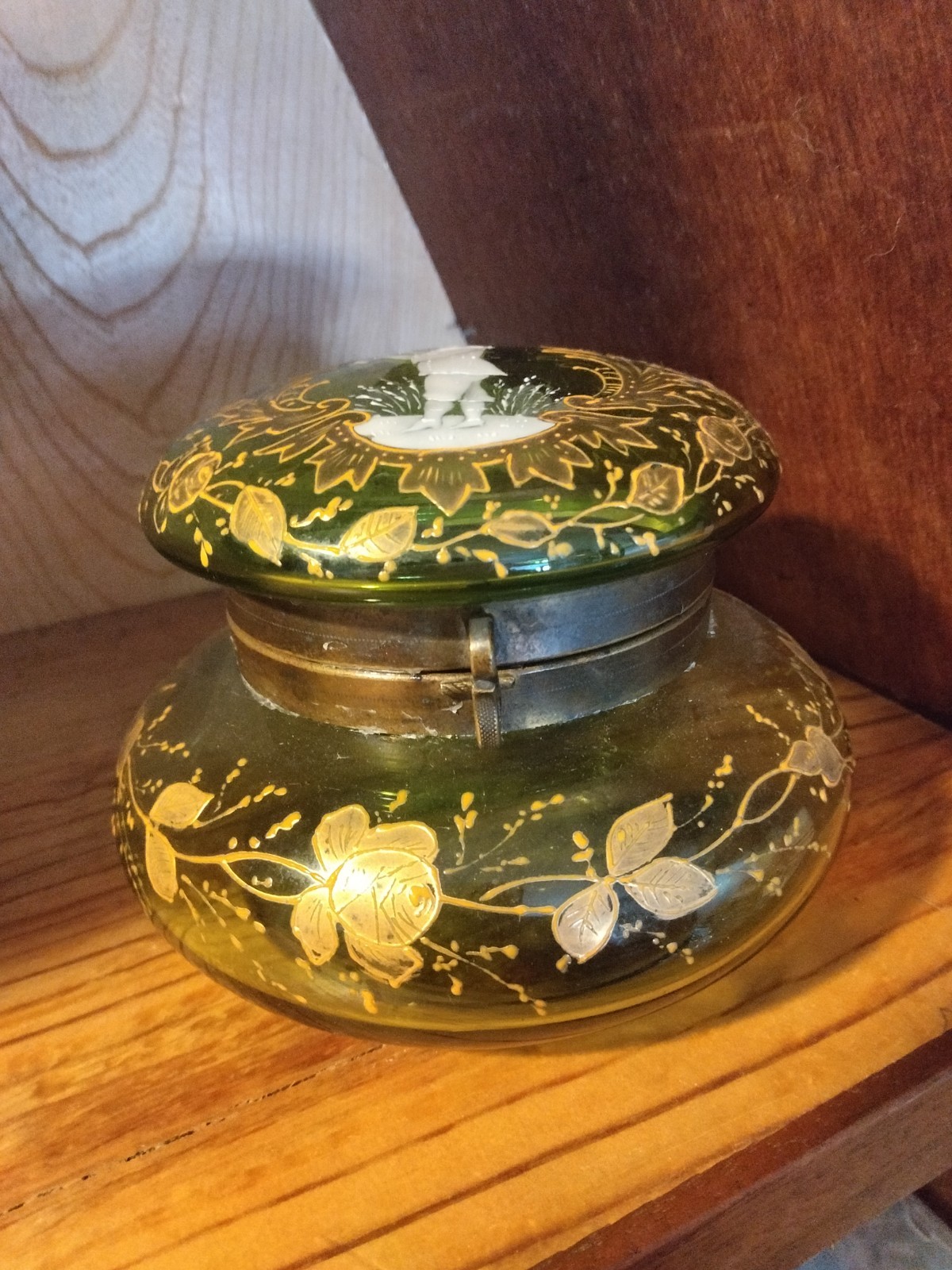 Antique Victorian Mary Gregory Olive Green and Gold Jewelry Trinket Box C. 1900 Antique Victorian Mary Gregory Olive Green and Gold Jewelry Trinket Box C. 1900