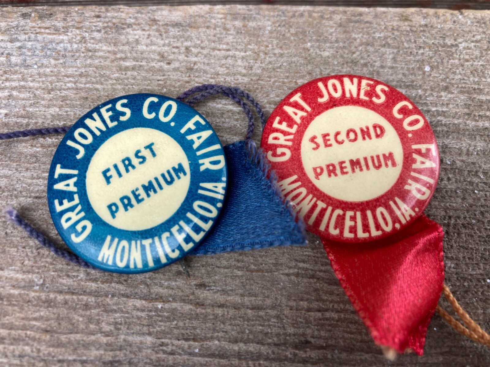 VTG GREAT JONES COUNTY FAIR MONTICELLO IOWA PREMIUM CELLULOID PINBACK BUTTONS VTG GREAT JONES COUNTY FAIR MONTICELLO IOWA PREMIUM CELLULOID PINBACK BUTTONS