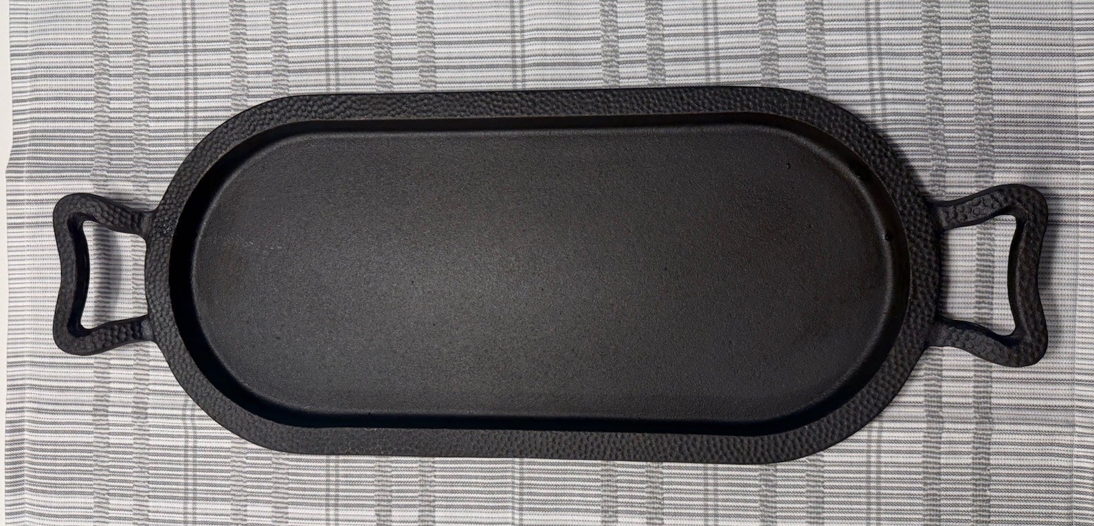 Paula Deen 19.5” Hammered Cast Iron Oval Griddle Grill Pan Double Handles 49cm