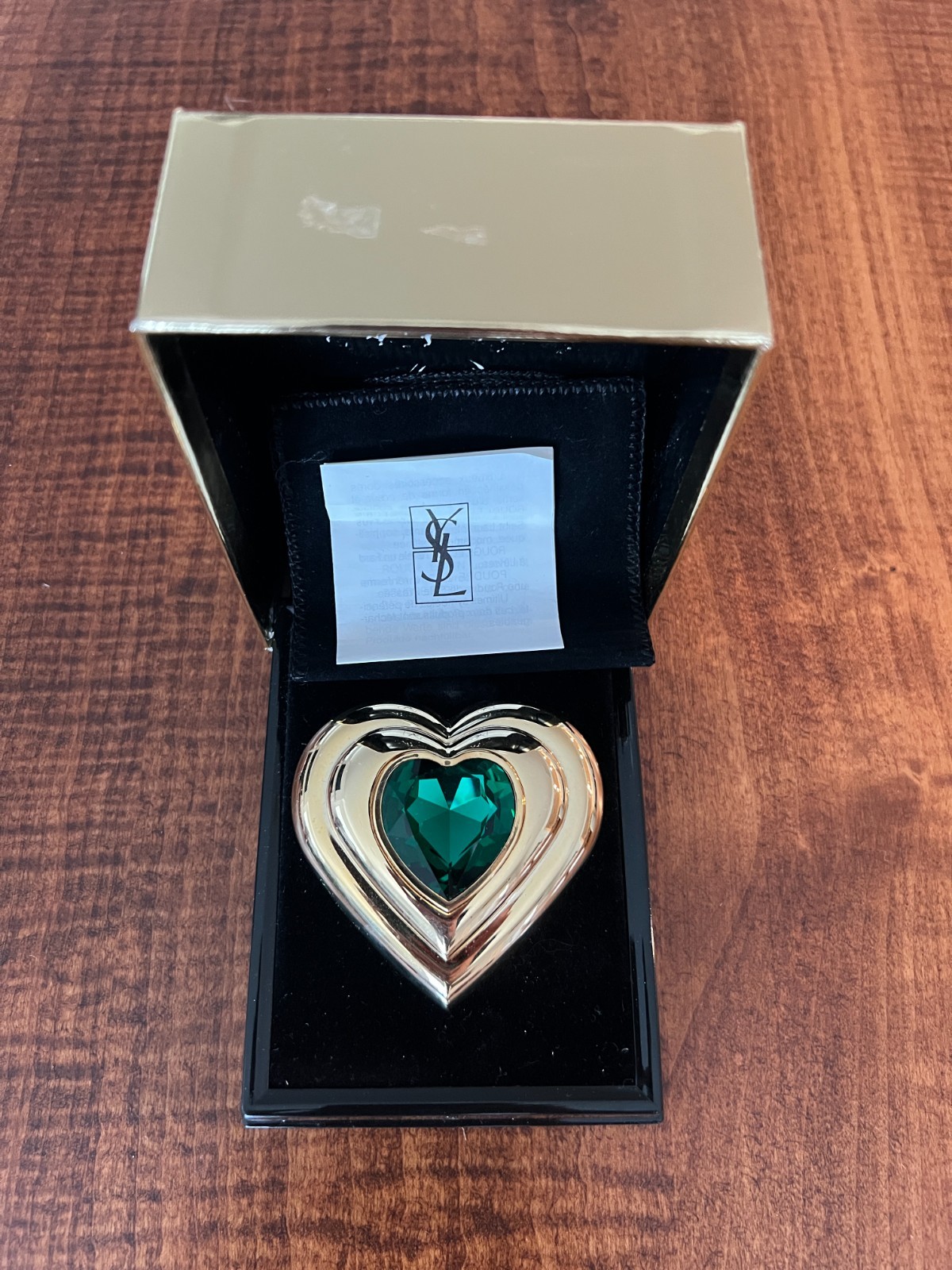 Vintage Yves Saint Laurent YSL Heart Jewel Powder Compact Green Gem Gold Tone Vintage Yves Saint Laurent YSL Heart Jewel Powder Compact Green Gem Gold Tone