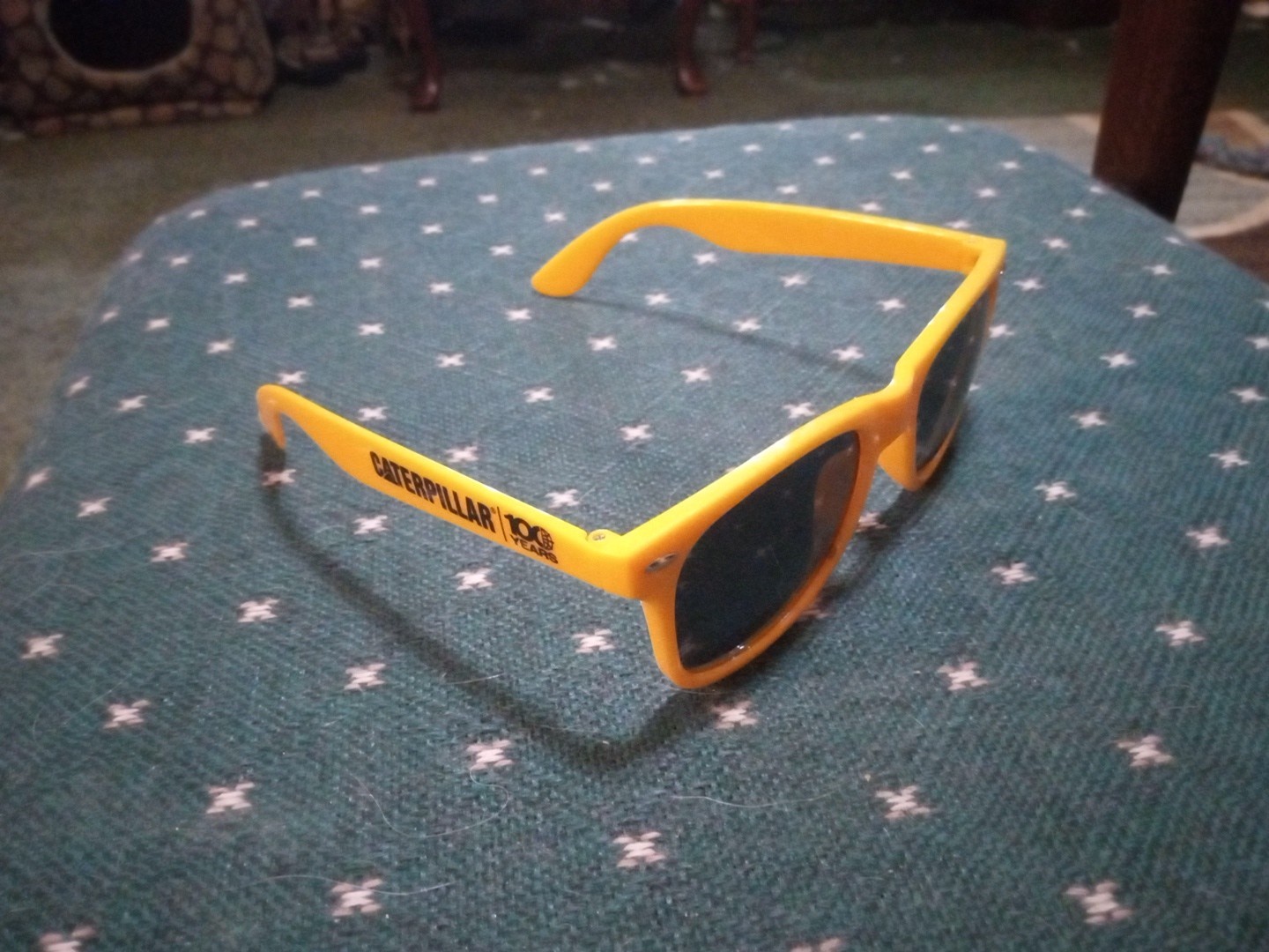 Caterpillar 100 Years Sunglasses Advertisement Unique Design USA Very Rare Htf Caterpillar 100 Years Sunglasses Advertisement Unique Design USA Very Rare Htf