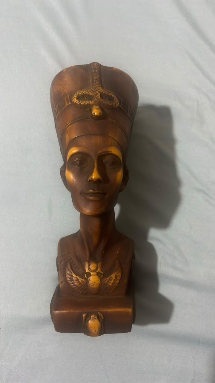 Unique Ancient Egyptian Queen Nefertiti Vintage Unique Ancient Egyptian Queen Nefertiti Vintage