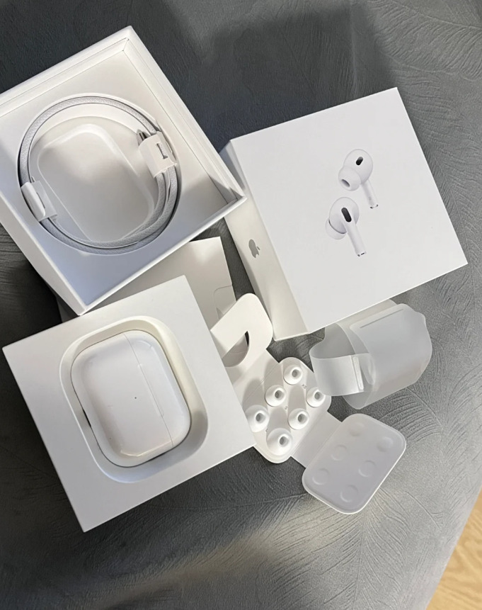 *NEW*For AirPods Pro 2nd Generation With Magsafe Wireless Charging Case- White