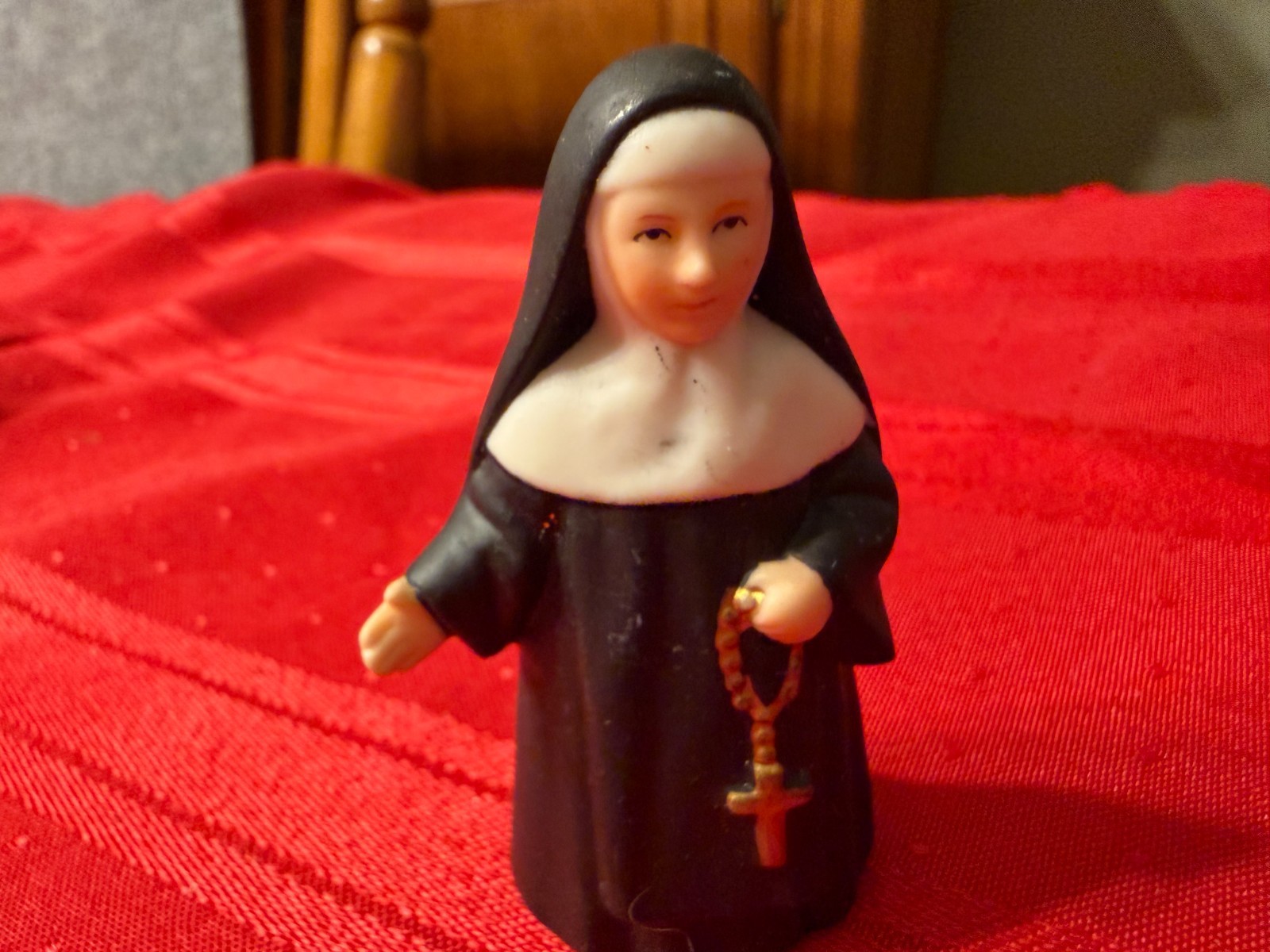 1993 Lefton Nun Figurine # 00966 1993 Lefton Nun Figurine # 00966