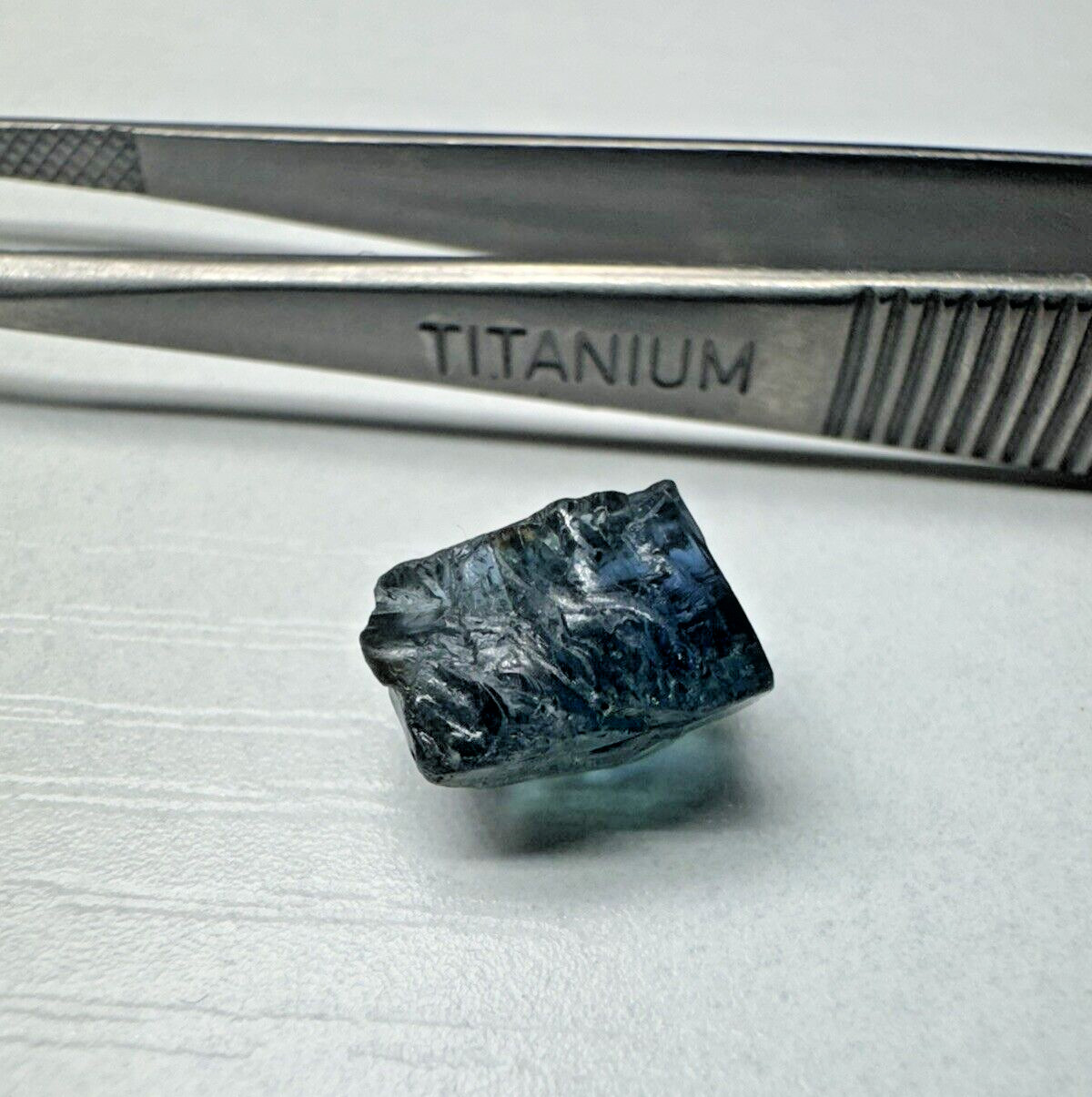 Sapphire Intense Blue Green clean faceting rough Tanzania 4.80 carats