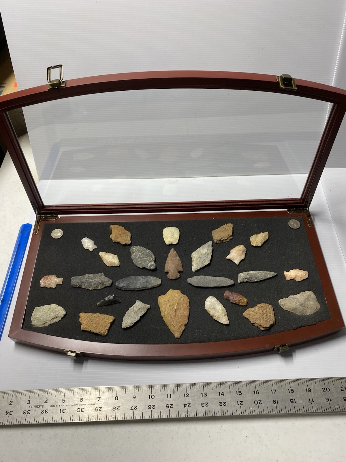 Native America Stone Arrowheads/Points Lot Framed Display Case/2 buffalo nickel Native America Stone Arrowheads/Points Lot Framed Display Case/2 buffalo nickel