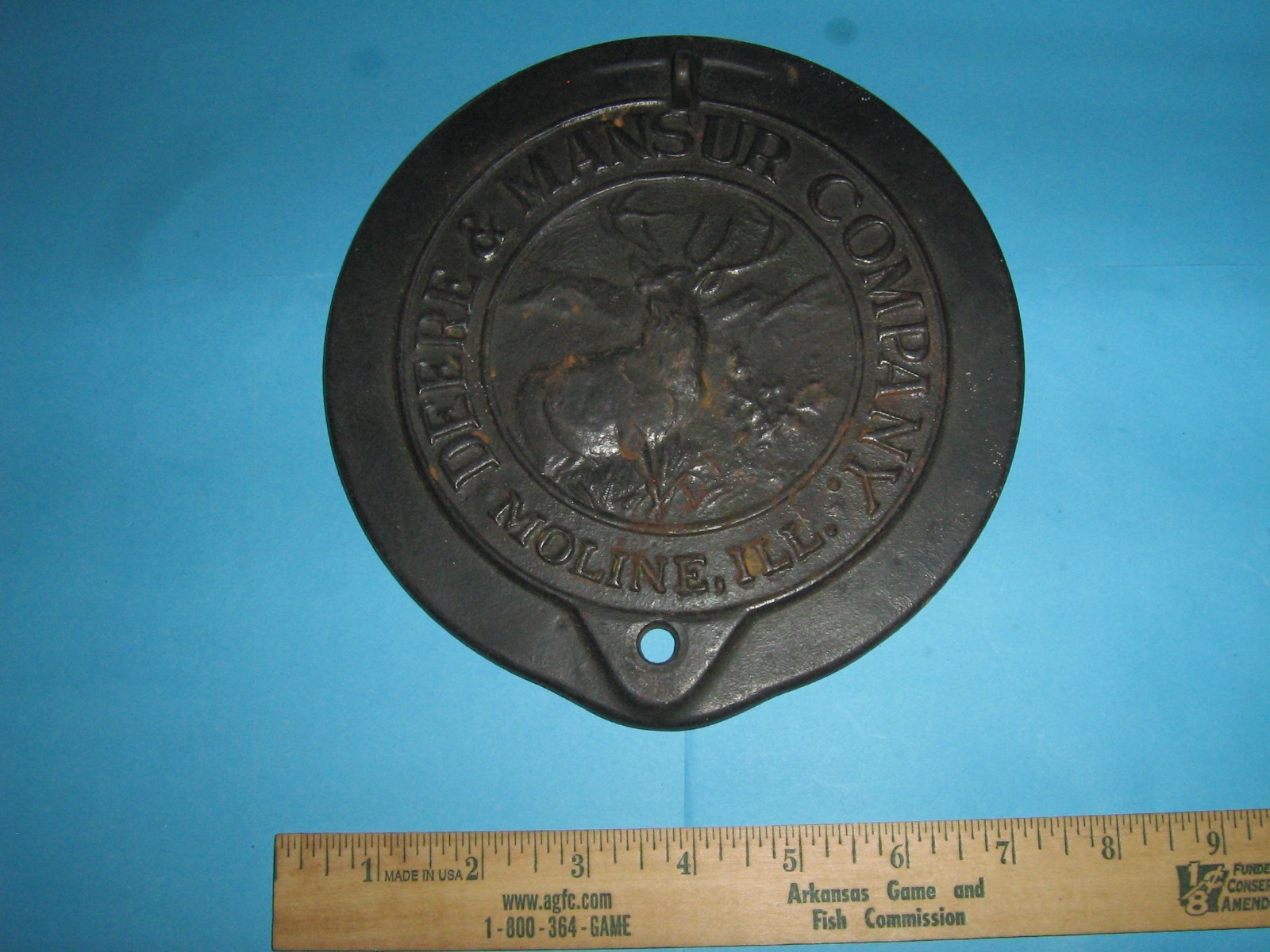 ANTIQUE JOHN DEERE MANSUR CO. CAST IRON CORN PLANTER BOX LID, MOLINE,ILLINOIS