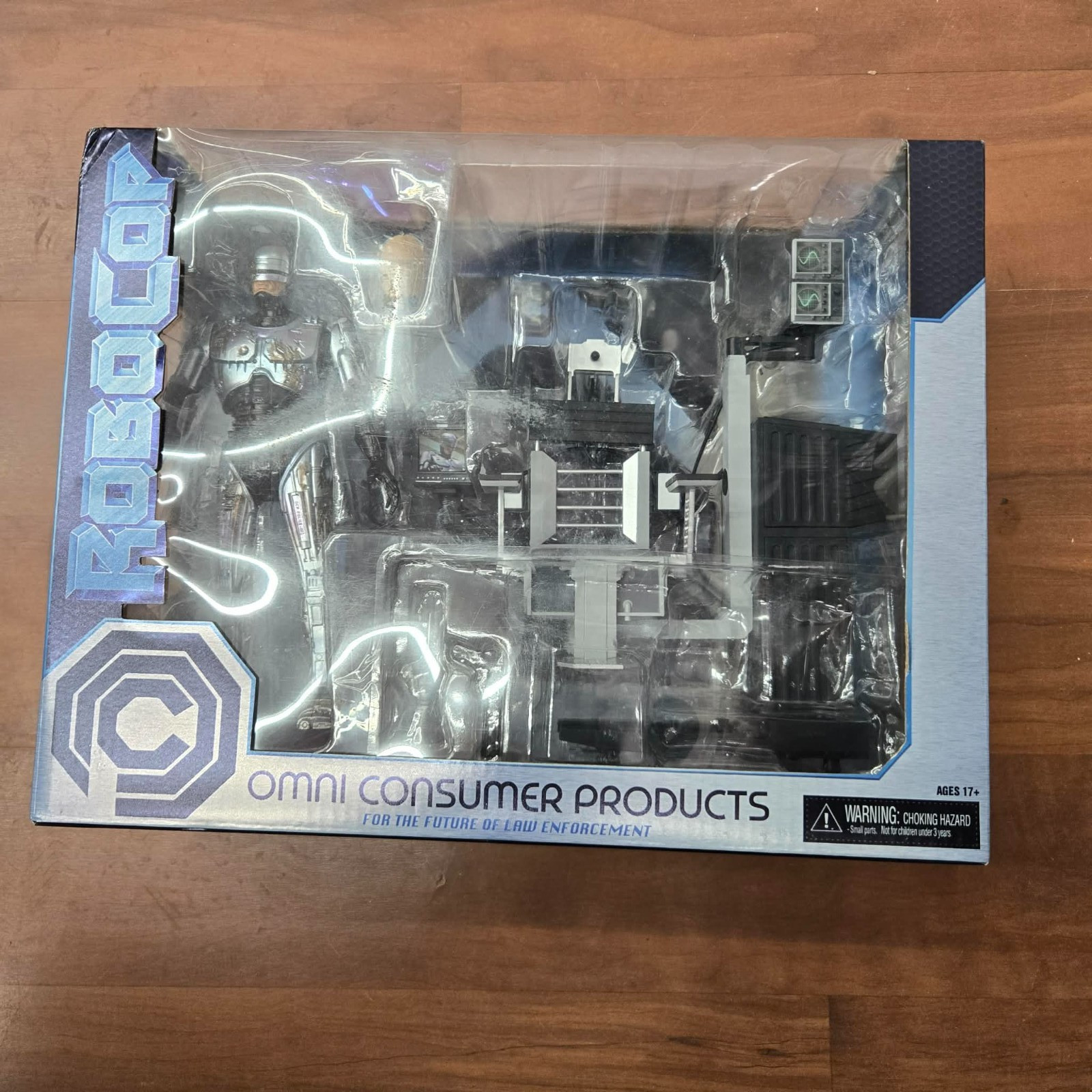 NECA Ultimate Battle Damaged ROBOCOP w/Chair Action Figure Set NEW