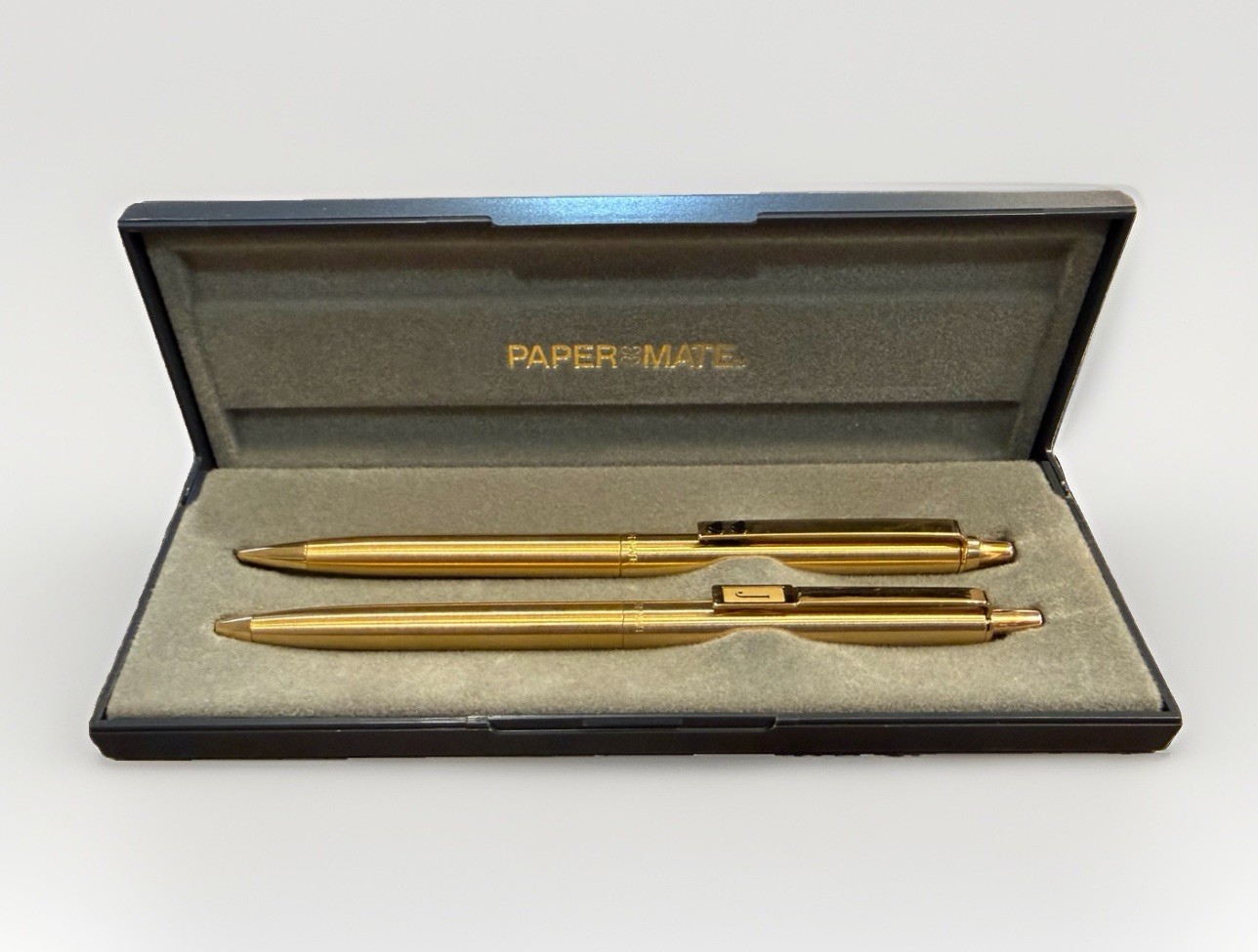 Vintage Paper Mate Pen & Pencil Set • Gold Tone • Double Black Hearts Hard Case Vintage Paper Mate Pen & Pencil Set • Gold Tone • Double Black Hearts Hard Case
