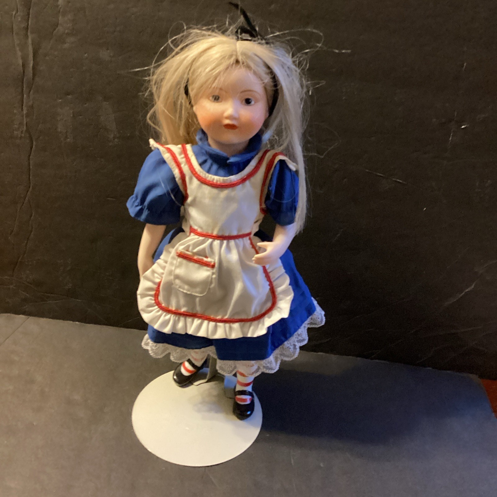 Vintage 1989 Hamilton Collection 13 Inch Alice in Wonderland Porcelain Doll Vintage 1989 Hamilton Collection 13 Inch Alice in Wonderland Porcelain Doll