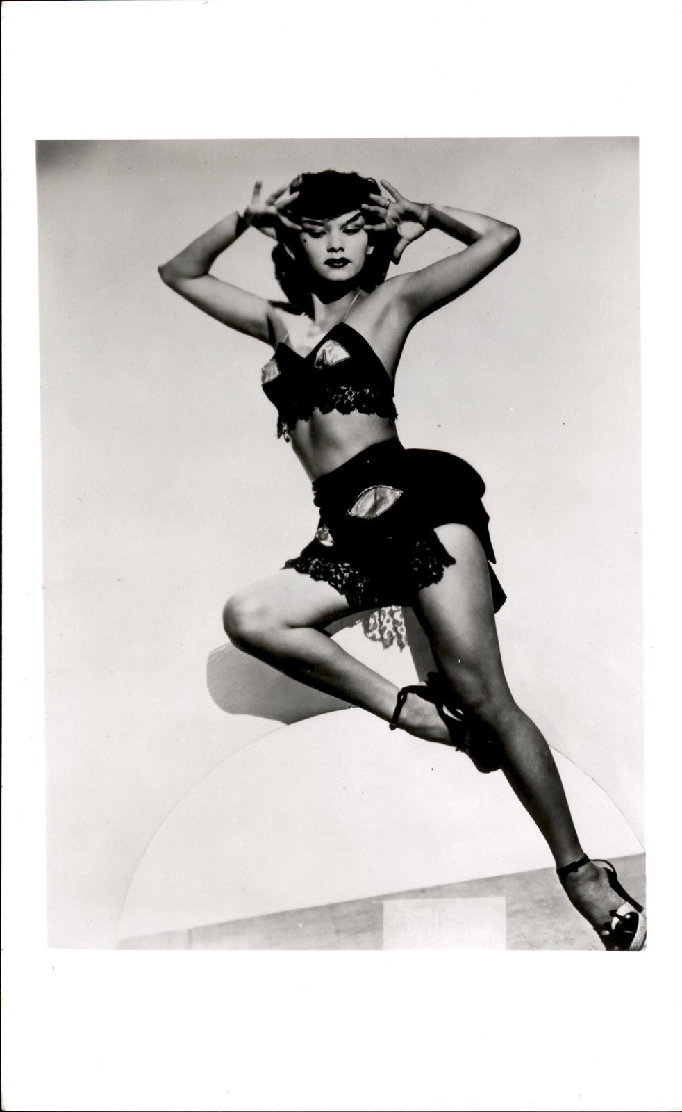 RH6 1946 Original Photo LOTUS WING BURLESQUE DANCER FEATURED IN HOLLYWOOD REVELS RH6 1946 Original Photo LOTUS WING BURLESQUE DANCER FEATURED IN HOLLYWOOD REVELS