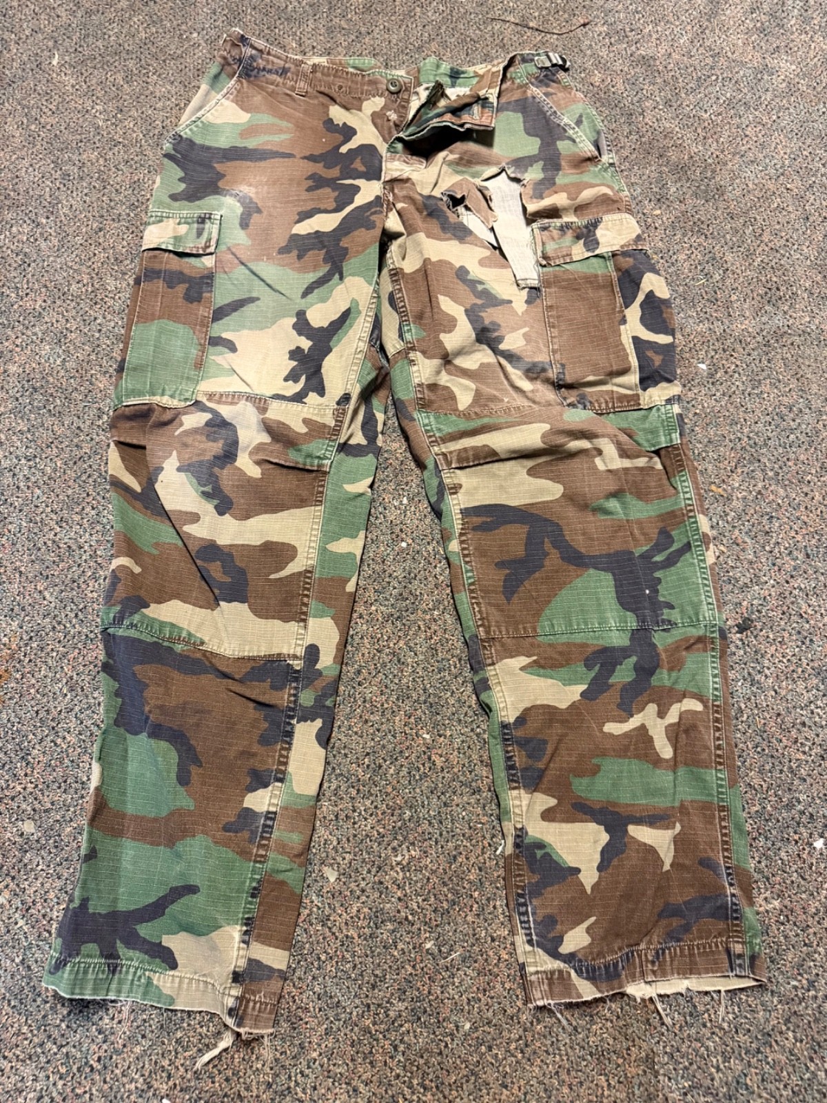 POST VIETNAM DESERT STORM US ARMY WOODLAND CAMO BDU WINTER TROUSERS-MEDIUM, 1990 POST VIETNAM DESERT STORM US ARMY WOODLAND CAMO BDU WINTER TROUSERS-MEDIUM, 1990
