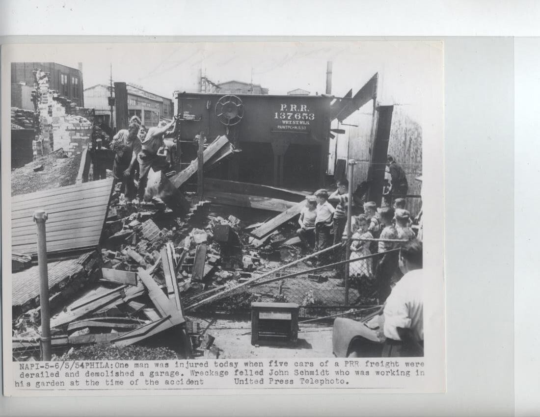 1954 PHILADELPHIA PENNSYLVANIA TRAIN WRECK PHOTO VINTAGE ORIGINAL 7X9