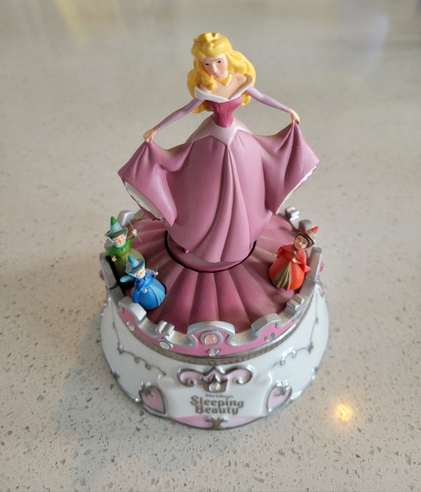 Disney Ardleigh Elliott - Sleeping Beauty - Music Box Dreams Come True Porcelain Disney Ardleigh Elliott - Sleeping Beauty - Music Box Dreams Come True Porcelain