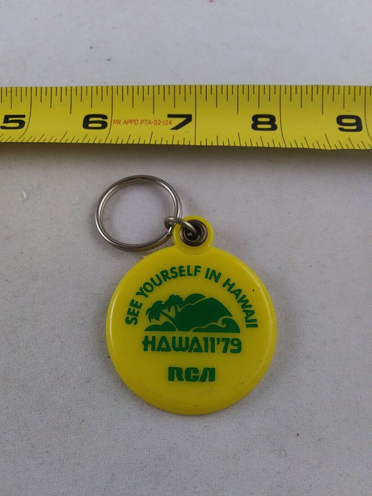 Vintage See Yourself In HAWAII 1979 RCA Keychain Key Chain Fob Ring Hangtag *QQ8