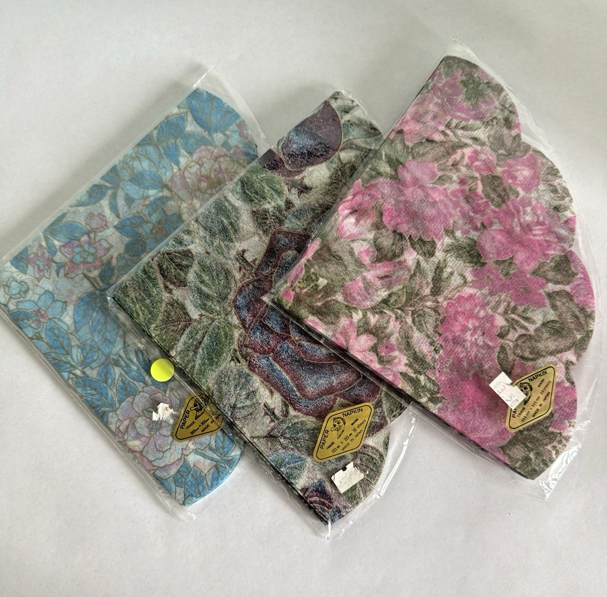 Vtg Freund Mayer Decorative Round Floral Rice Paper Napkins 3 Packs 20 Ea. 355mm