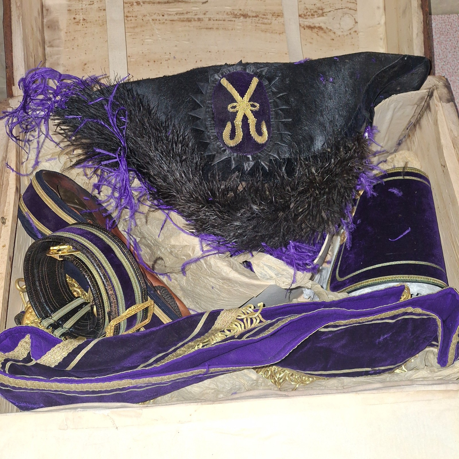 IOOF Odd Fellows Antique Fraternal Lodge Regalia Vestments Robes Original Case IOOF Odd Fellows Antique Fraternal Lodge Regalia Vestments Robes Original Case
