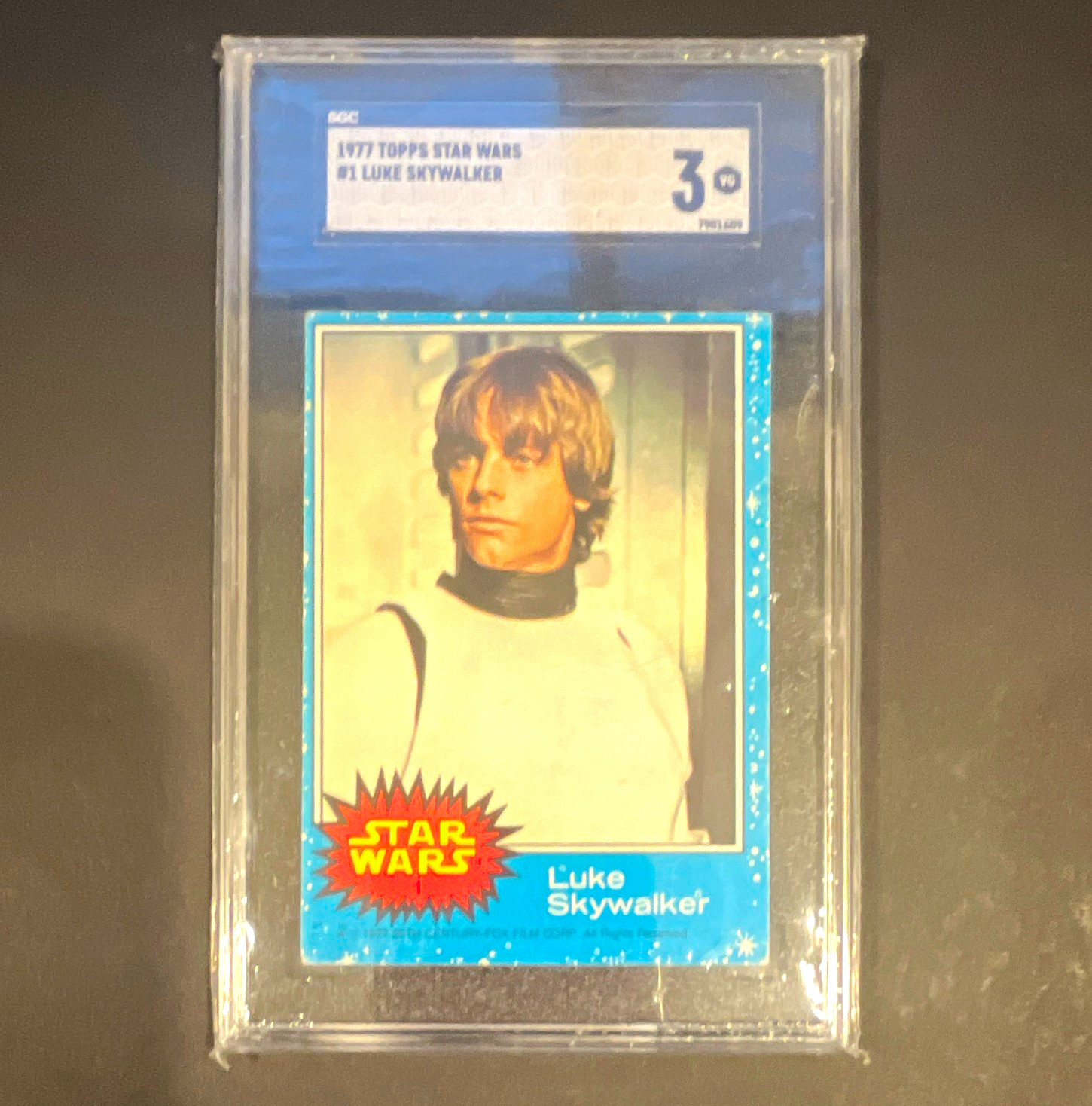 Topps 1977 Star Wars Base Set #1 Luke Skywalker Graded Non-Sport Card Topps 1977 Star Wars Base Set #1 Luke Skywalker Graded Non-Sport Card