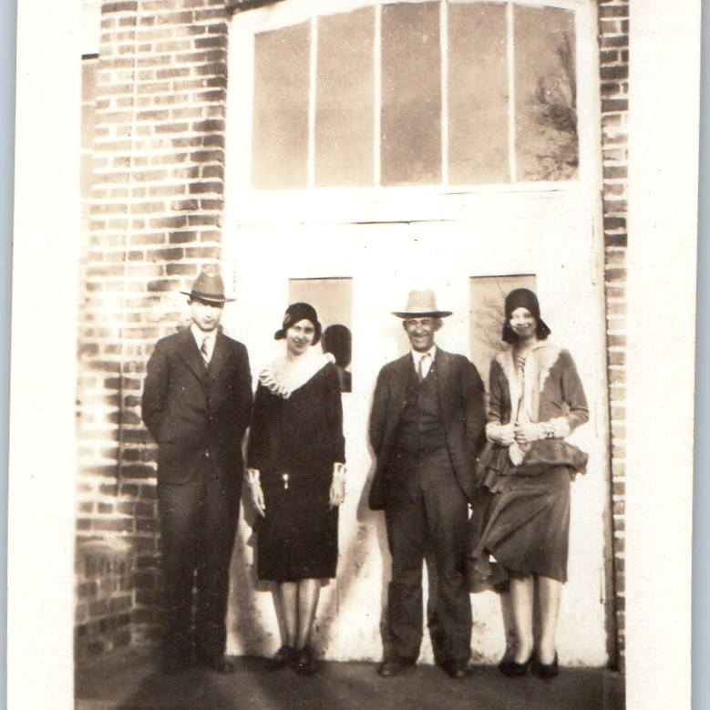 1930 Perry, OK Snapshot Photo Cole Rainey Abel Hedgcock Cloche Hat Fashion Mini 1930 Perry, OK Snapshot Photo Cole Rainey Abel Hedgcock Cloche Hat Fashion Mini