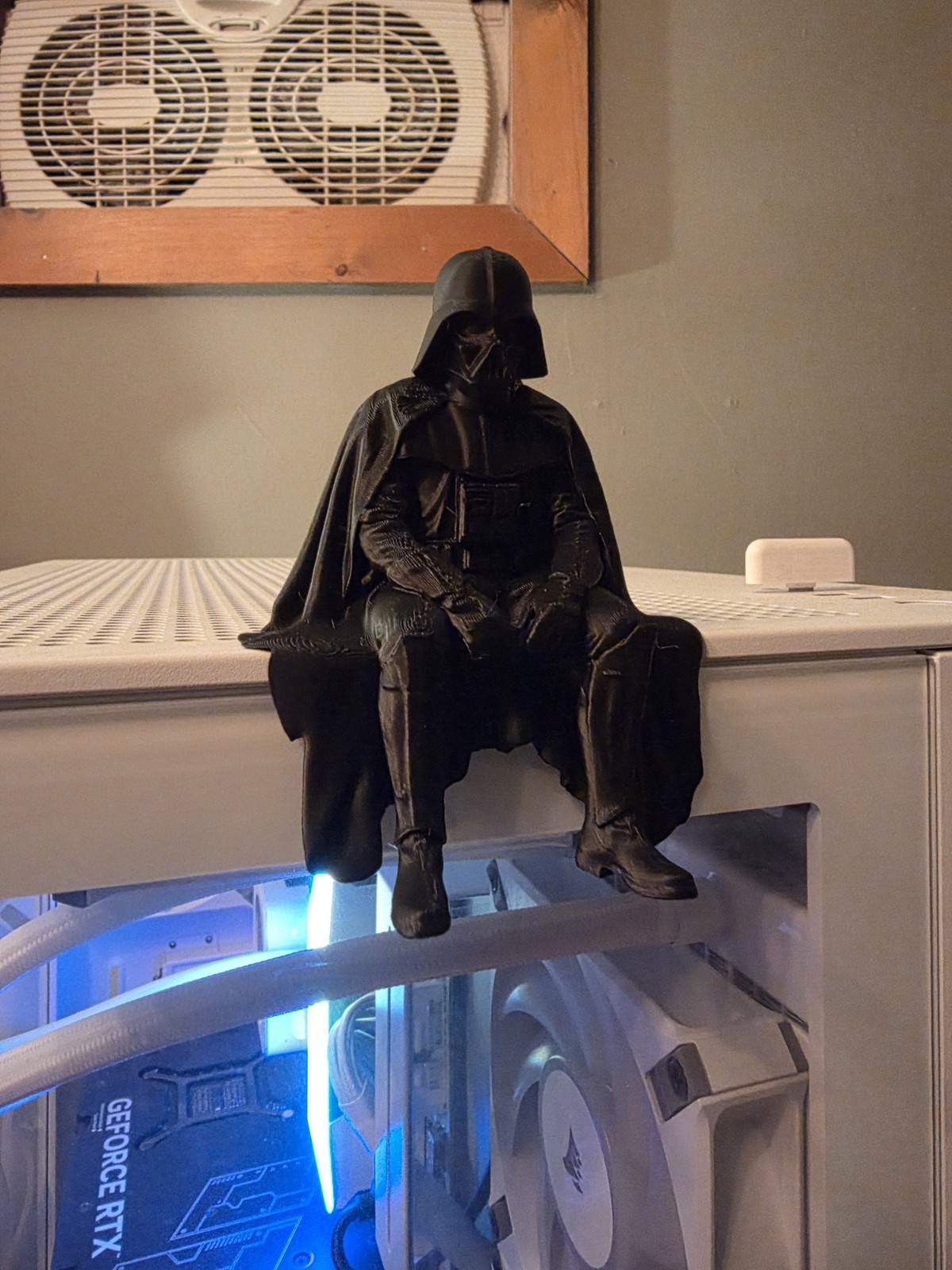 Darth Vader Seated Black Statue Figurine - Desk ornament