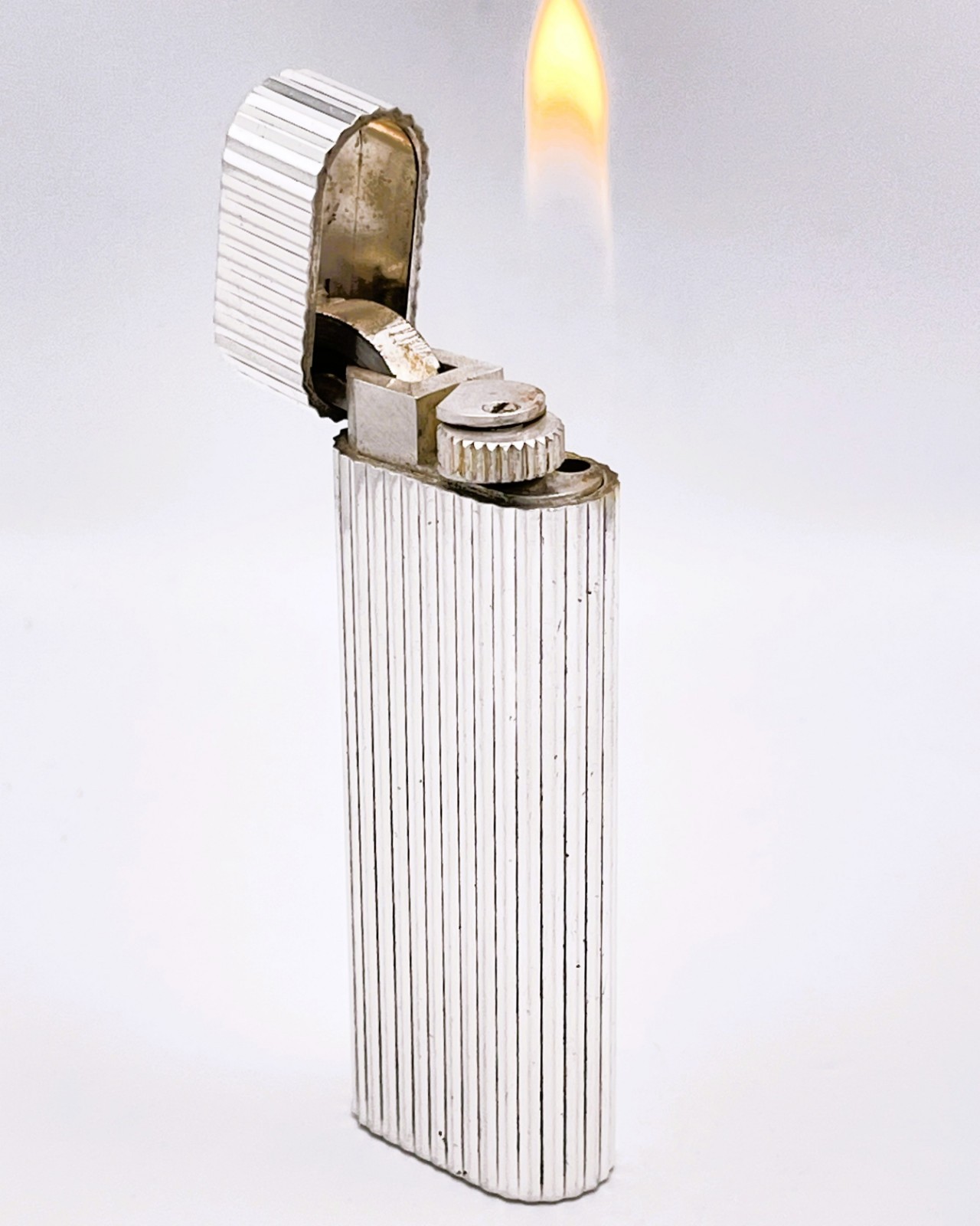 Cartier Vintage Oval WORKING Silver GODRON Fluted Vertical Stripe Lighter 1970's