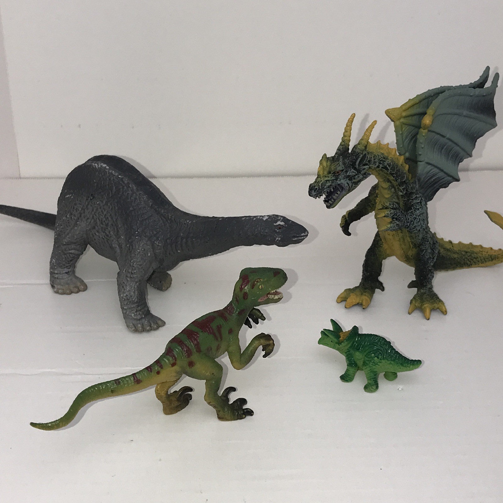 Schleich 2003 Velociraptor - 2002 Apatosaurus Dinosaur Figures plus Dragon Schleich 2003 Velociraptor - 2002 Apatosaurus Dinosaur Figures plus Dragon