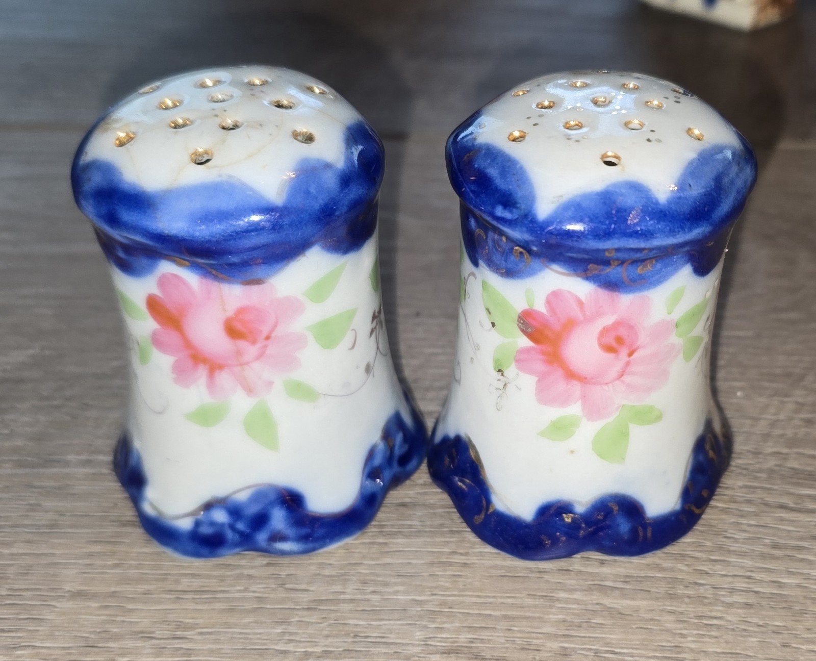 Vintage Hand Painted Porcelain Salt & Pepper Shakers Cobalt Blue Floral Gold Set Vintage Hand Painted Porcelain Salt & Pepper Shakers Cobalt Blue Floral Gold Set