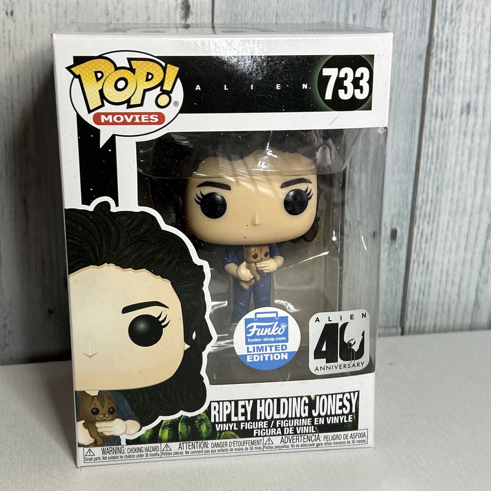 Funko Pop Vinyl: Alien - Ripley Holding Jonesy - Funko (Exclusive) #733 Funko Pop Vinyl: Alien - Ripley Holding Jonesy - Funko (Exclusive) #733