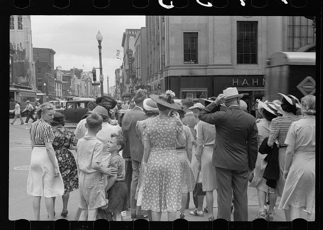 Photo:Downtown Street Crowd 1930s Vintage Fashion City Intersection