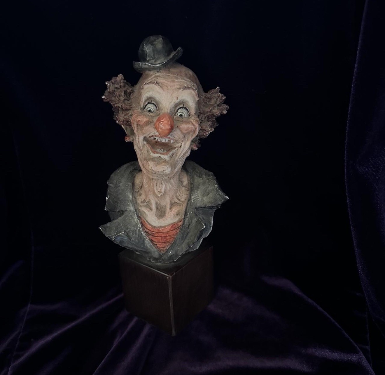 Vintage Giuseppe Armani Clown Bust Figurine Capodimonte Sculpture Italy Signed Vintage Giuseppe Armani Clown Bust Figurine Capodimonte Sculpture Italy Signed