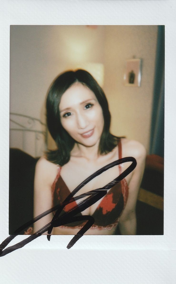 JULIA BOIN Auto Autographed Signed Cheki Photo Japan AV Idol JAV