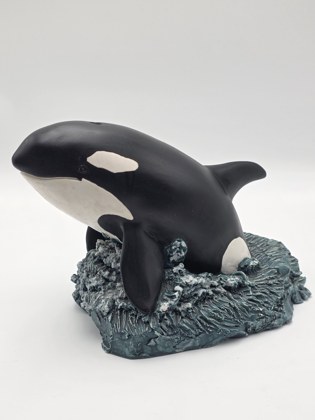Vintage Sandicast Orca Whale #286 Signed Sandra Brue & Alan Brue Hand-Painted Vintage Sandicast Orca Whale #286 Signed Sandra Brue & Alan Brue Hand-Painted