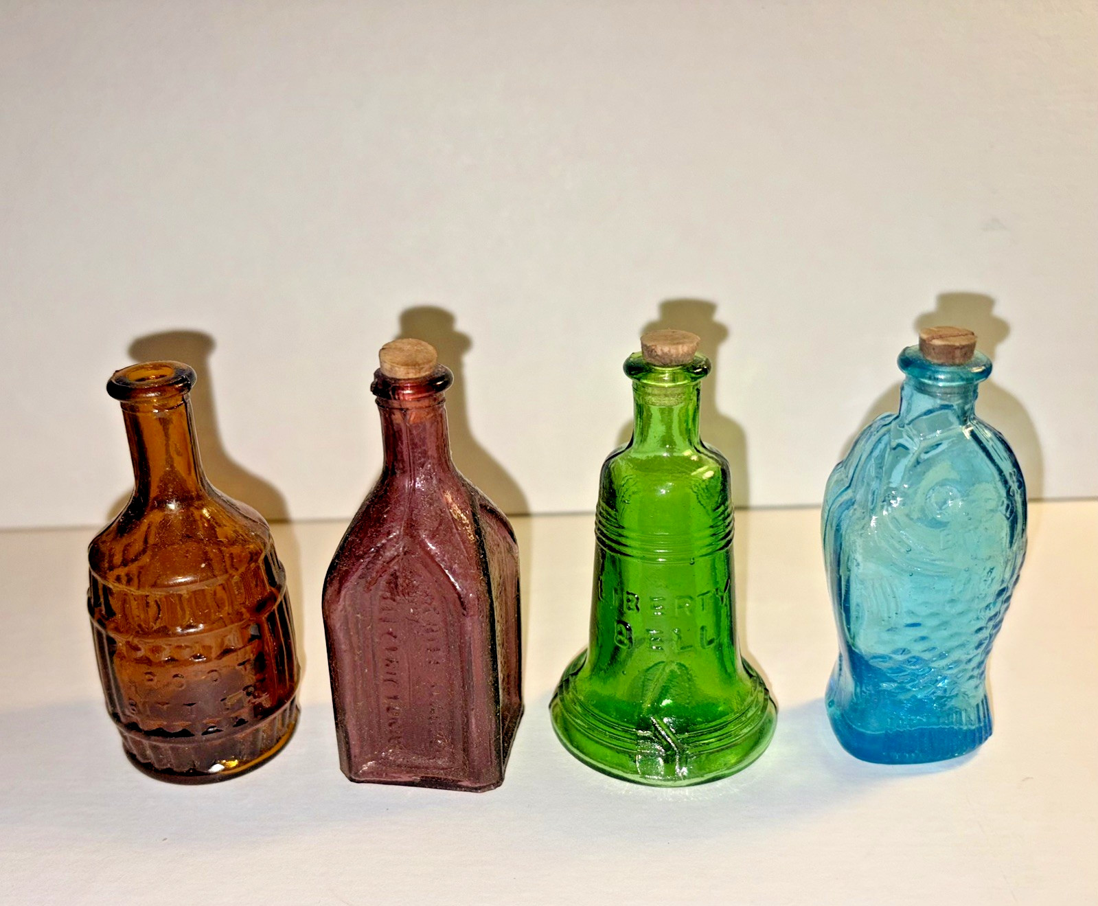 VINTAGE LOT 4 WHEATON MINI BOTTLES ORGINAL BOX VINTAGE LOT 4 WHEATON MINI BOTTLES ORGINAL BOX