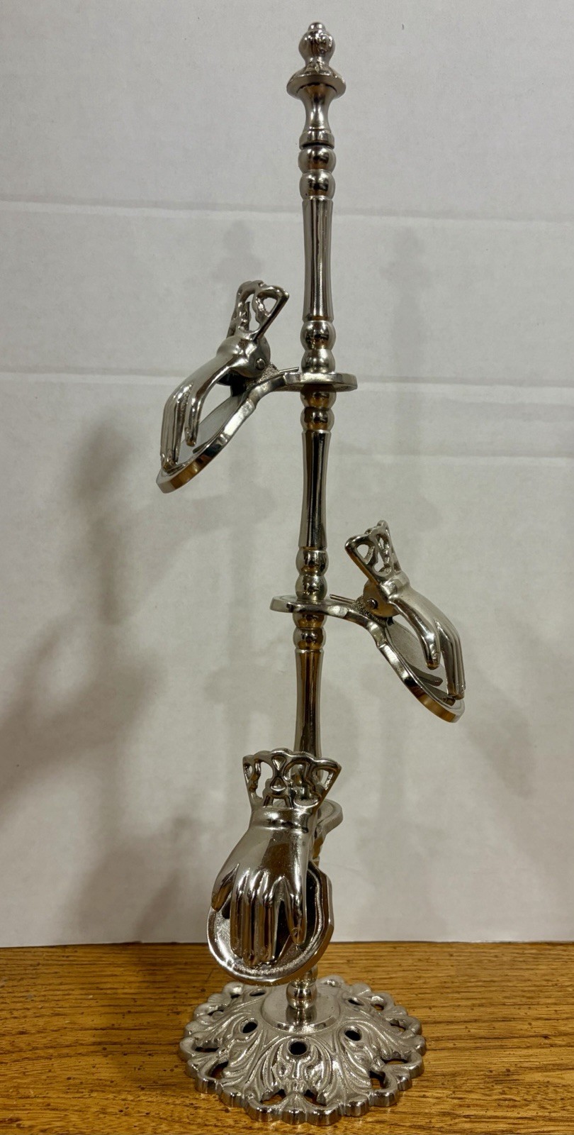 Vintage Victorian Style Silver tone 3 Hand Clip Photo Letter Holder Stand M, 14” Vintage Victorian Style Silver tone 3 Hand Clip Photo Letter Holder Stand M, 14”