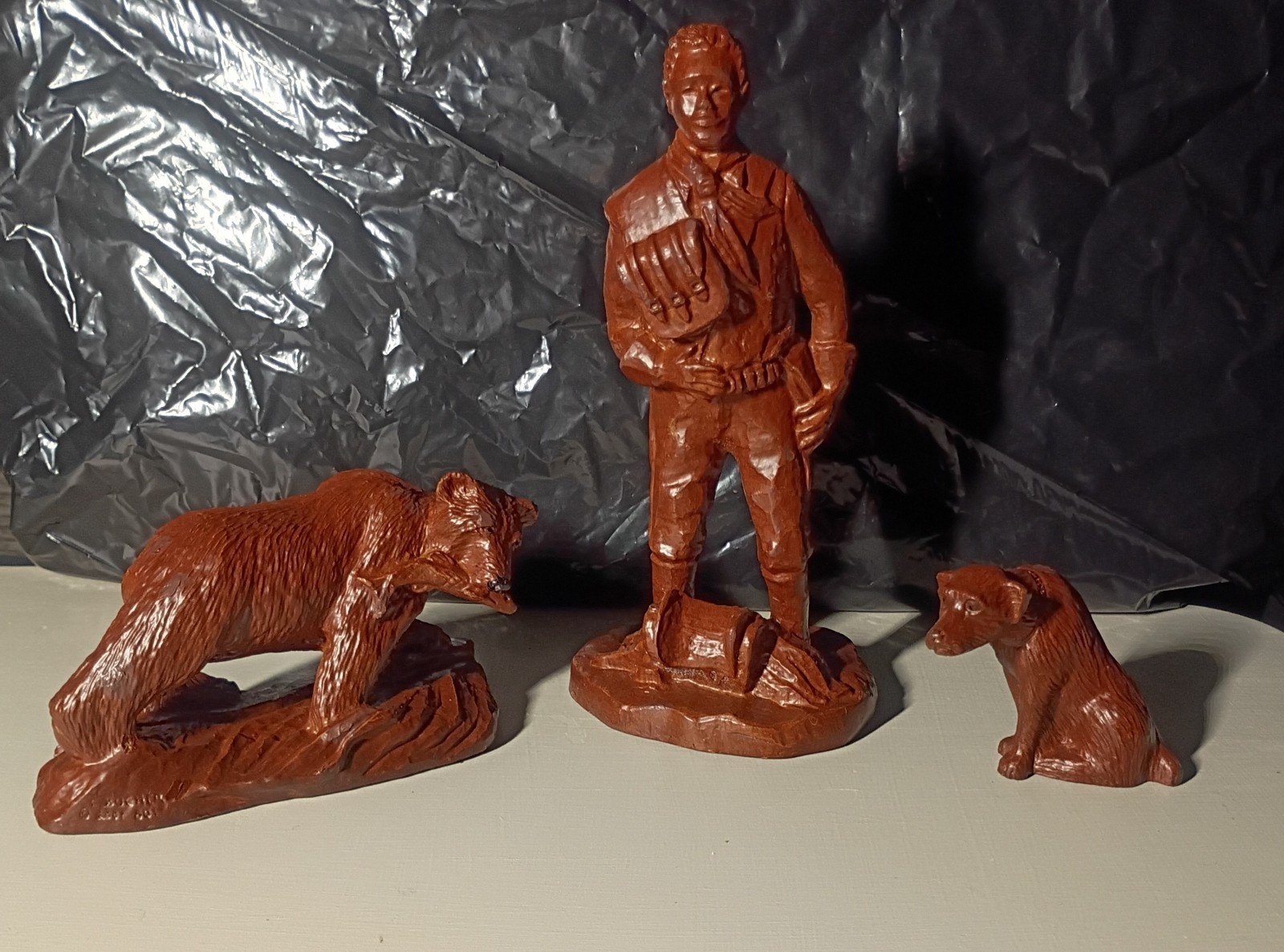 Handmade Red Mill Mfg. Figurines/ Soilder 9' (97) / Bear 6' W (01) / Dog (93) Handmade Red Mill Mfg. Figurines/ Soilder 9' (97) / Bear 6' W (01) / Dog (93)