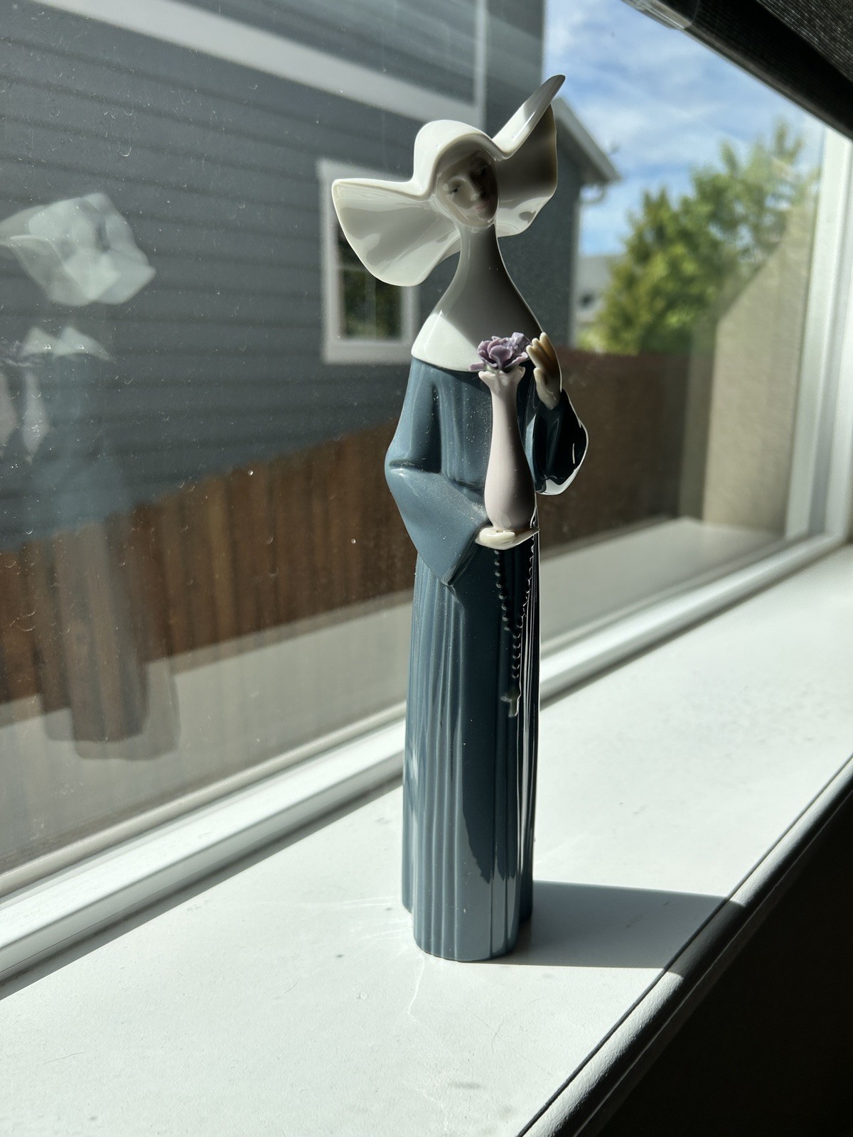 Vintage Lladro Serene Moment Blue Nun Figurine #5550 Retired 1988-1993 Signed Vintage Lladro Serene Moment Blue Nun Figurine #5550 Retired 1988-1993 Signed