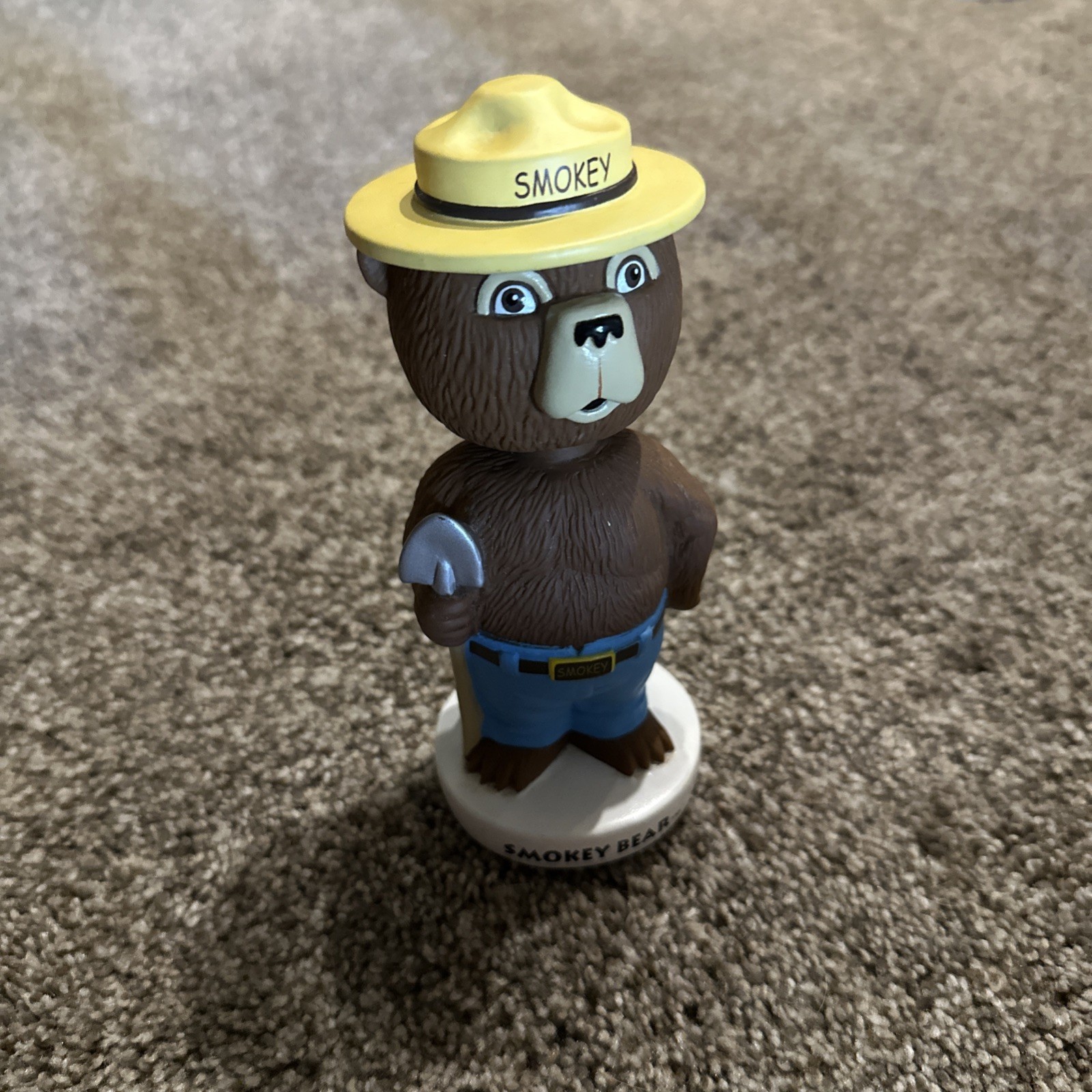 RARE 2001 FUNKO WACKY WOBBLER SMOKEY BEAR BOBBLEHEAD Action Figure RARE 2001 FUNKO WACKY WOBBLER SMOKEY BEAR BOBBLEHEAD Action Figure